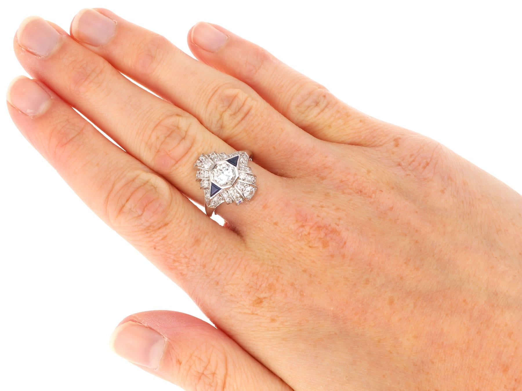 Art Deco 0,45 Karat Saphir 1,75 Karat Diamant Platin Kleid Ring CIRCA 1920 im Angebot 3