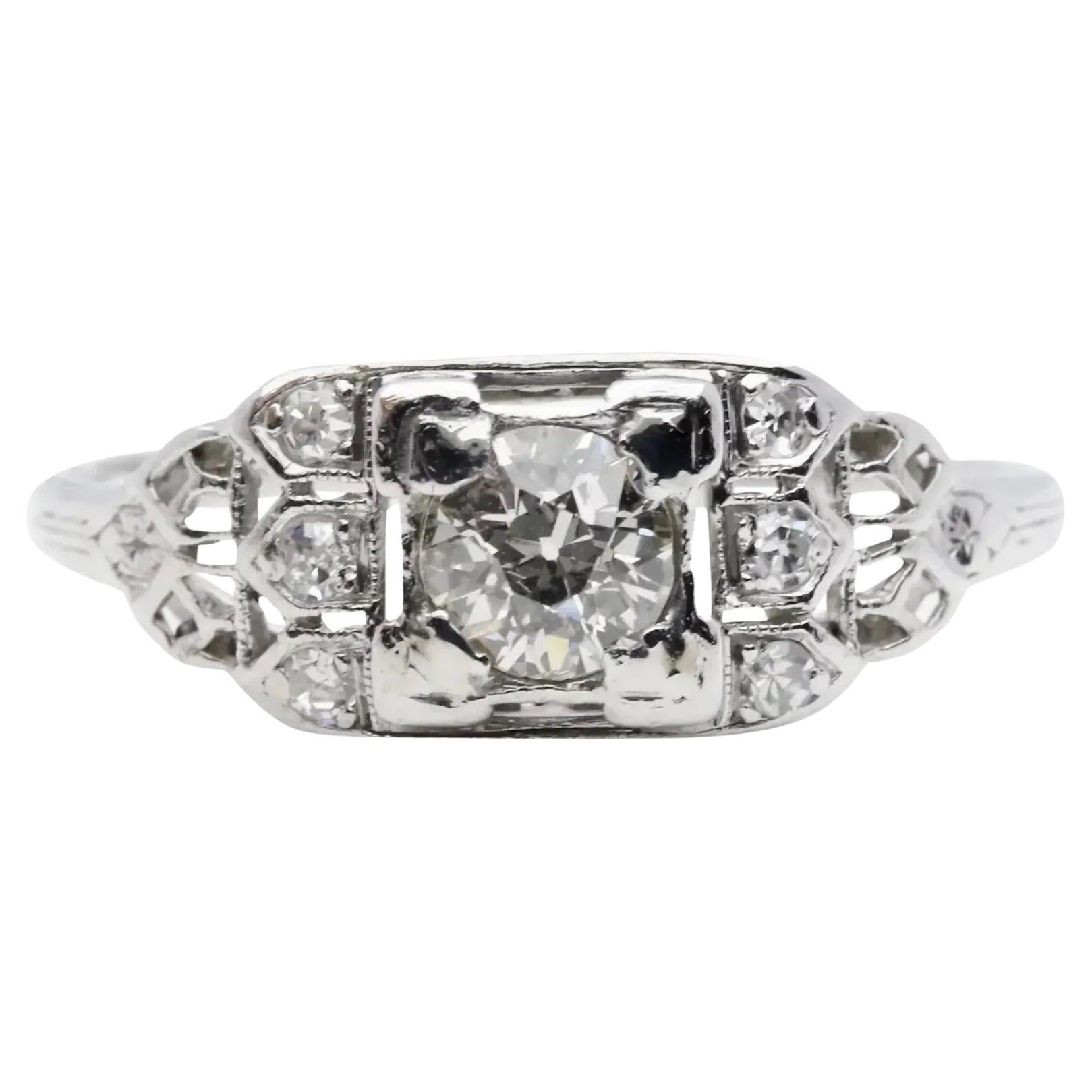 Art Deco 0.46ctw Diamond Engagement Ring in Platinum For Sale