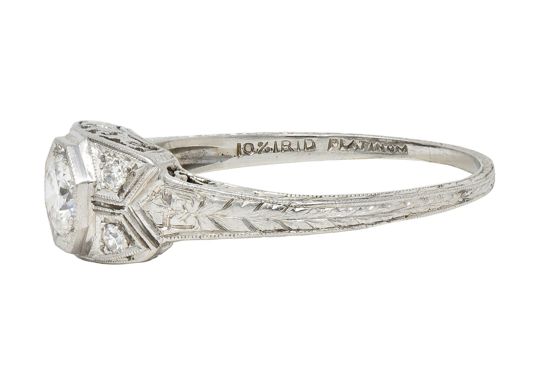 Art Deco 0,47 Karat Diamant Platin Verlobungsring mit verschnörkeltem Blattwerk, Vintage im Angebot 6