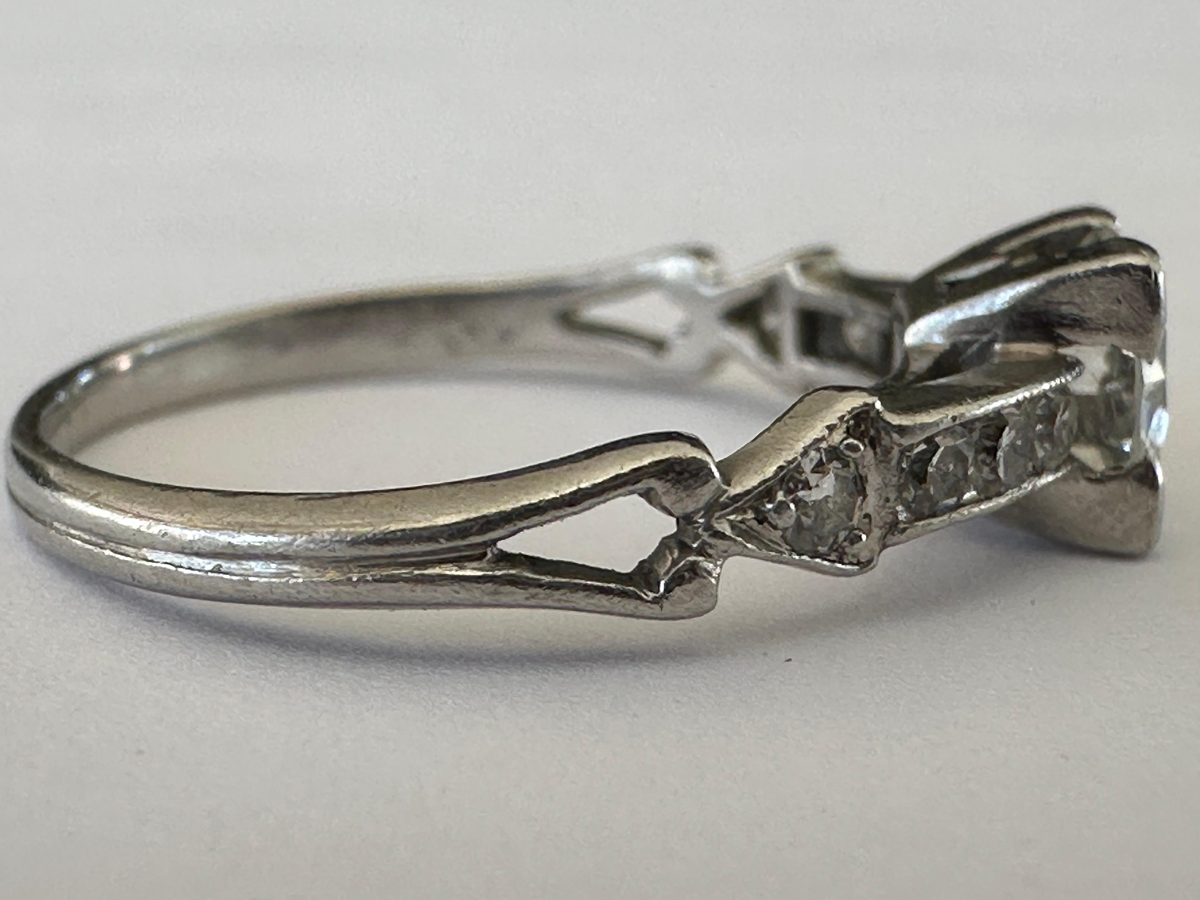 Art Deco 0.50-Carat Diamond Arrow Engagement Ring  In Good Condition For Sale In Denver, CO