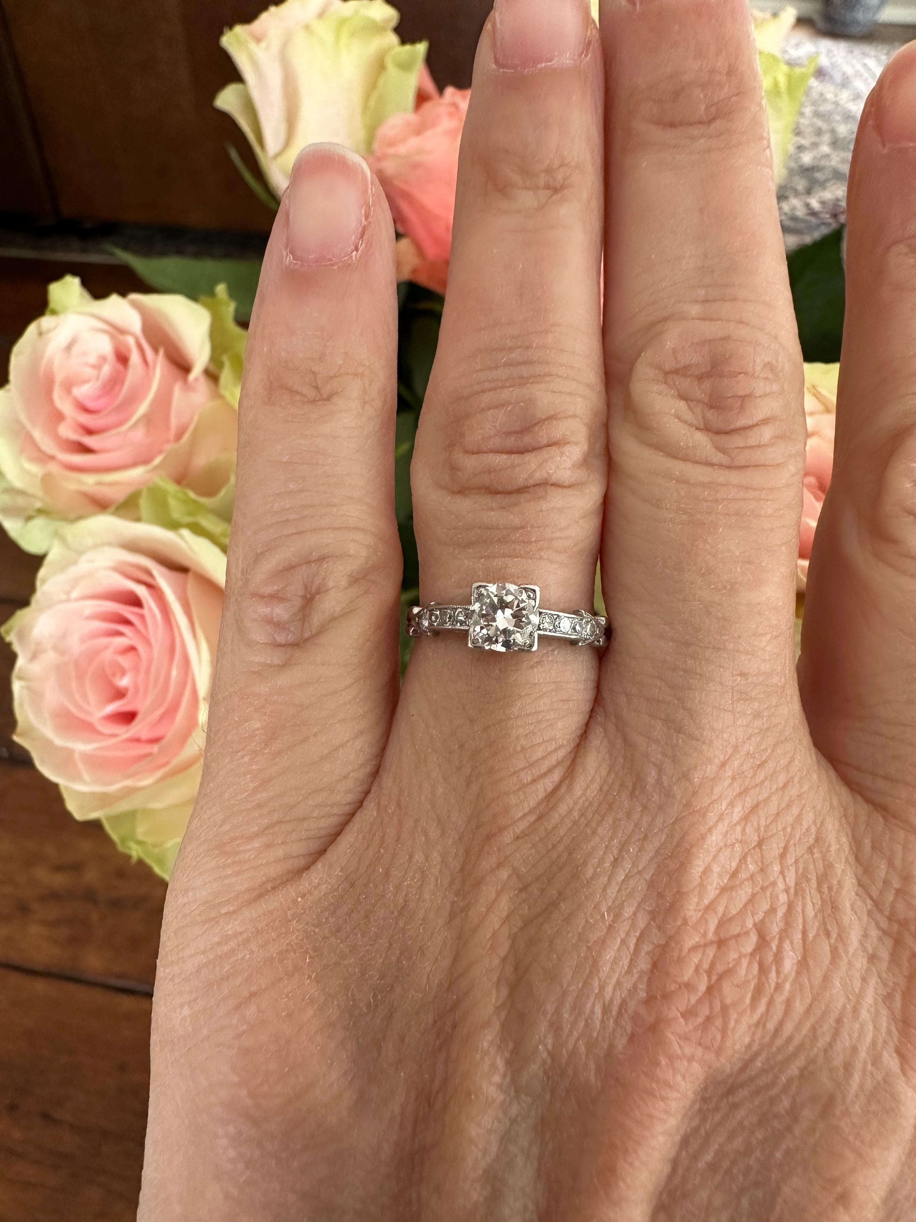 Art Deco 0.50-Carat Diamond Arrow Engagement Ring  For Sale 3
