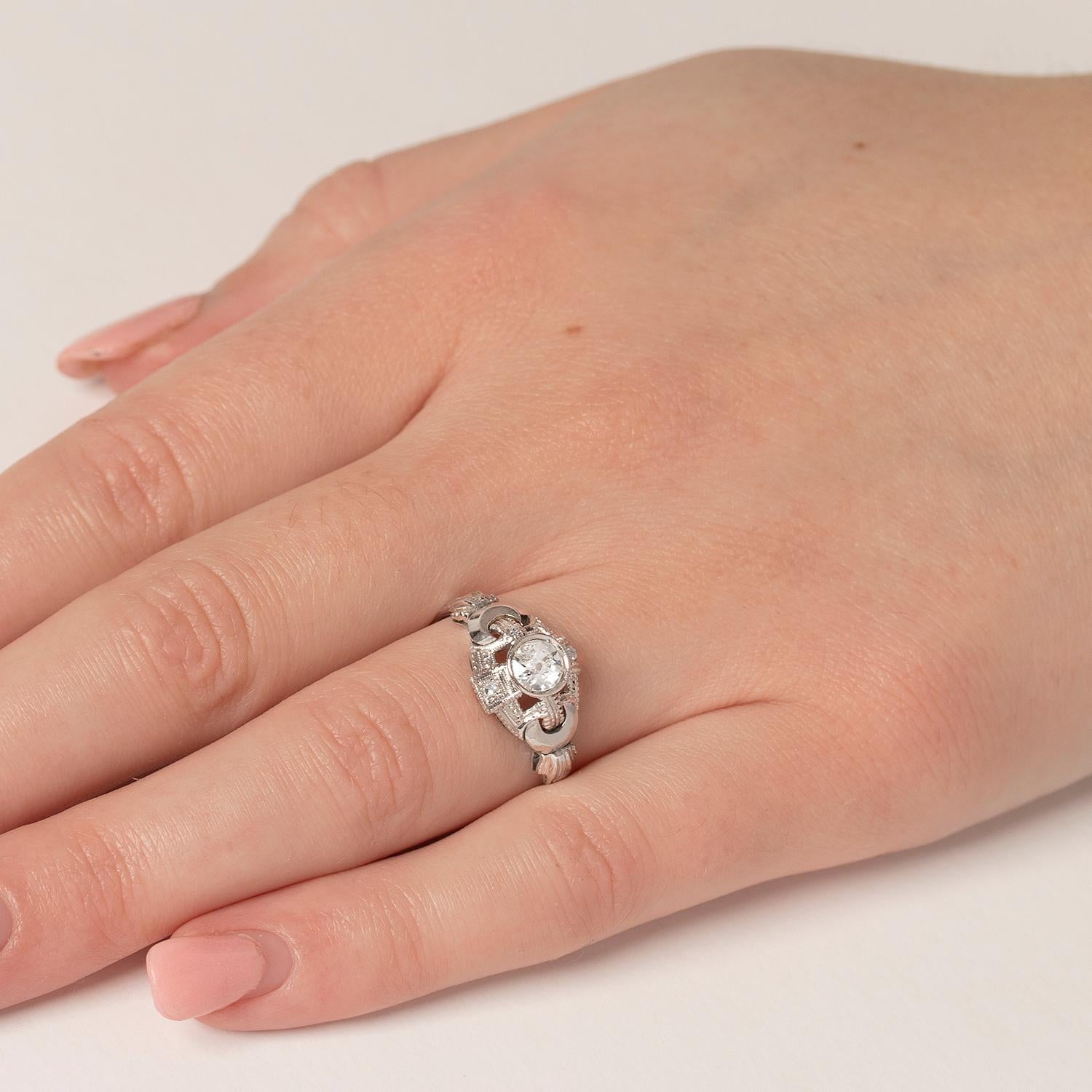Women's or Men's Art Deco 0.50 Carat Diamond Cluster Ring, circa 1920s For Sale