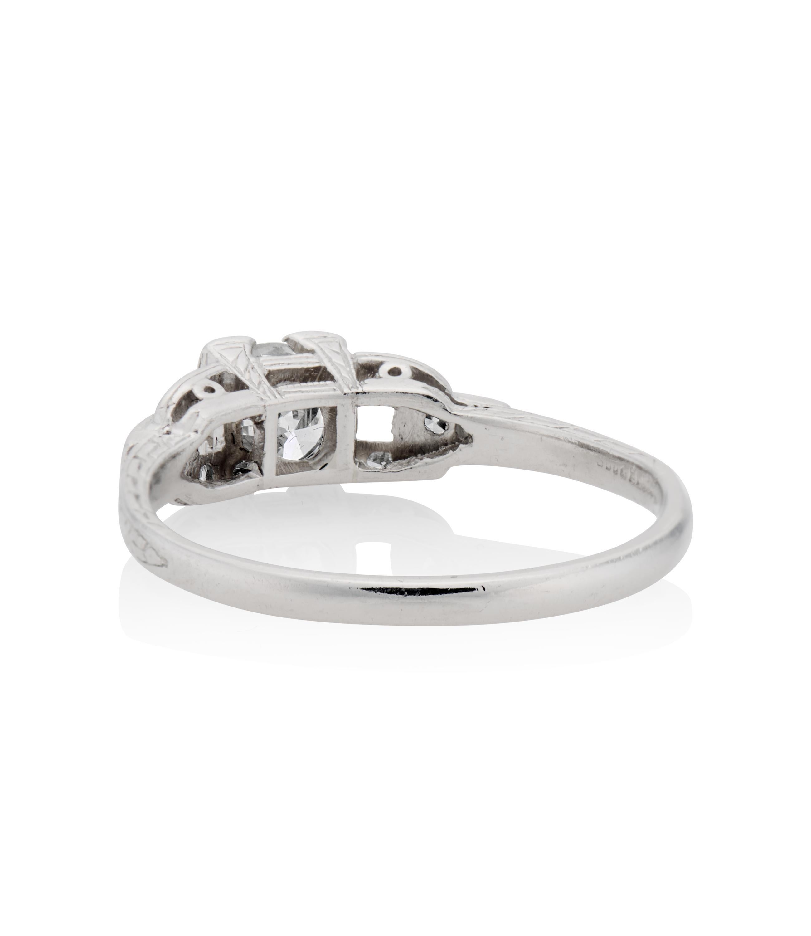 Platin-Verlobungsring, antik, Art déco, 0.50 Karat runder Diamant im Brillantschliff im Zustand „Gut“ in New York, NY
