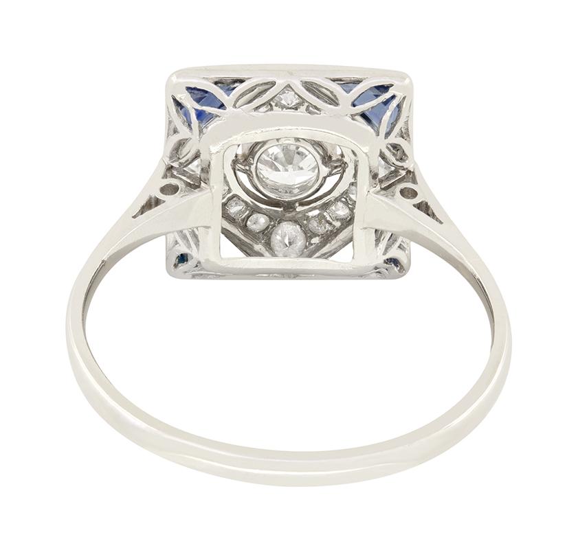 Quadratischer Art-Déco-Cluster-Ring mit 0,50 Karat Diamant und Saphir, ca. 1920er Jahre (Alteuropäischer Brillantschliff) im Angebot