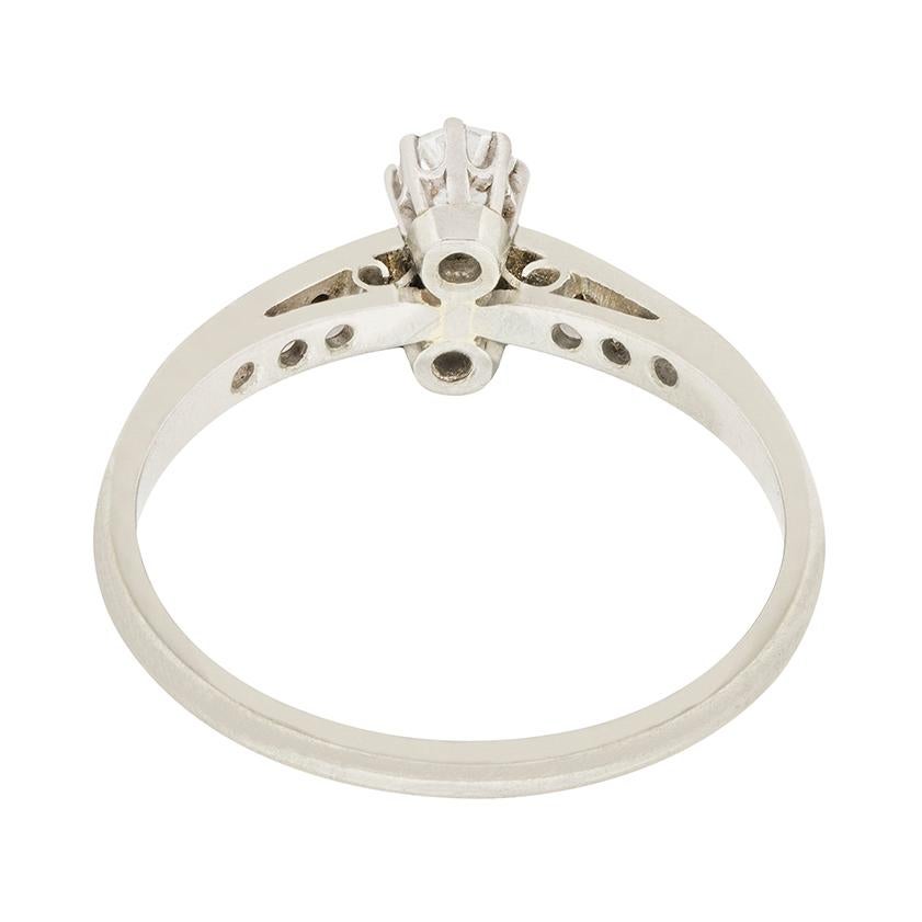 Art Deco 0.50 Carat Diamond Two-Stone Ring, circa 1920s In Good Condition In London, GB