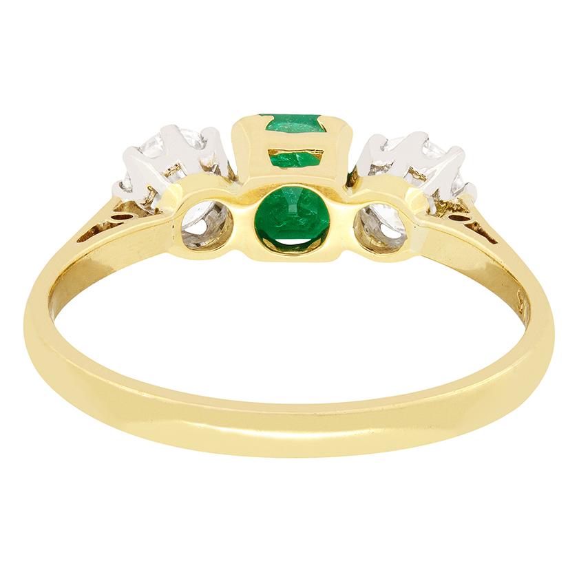 Taille émeraude Art Deco 0.50ct Emerald and Diamond Thee Stone Ring, c.1930s en vente