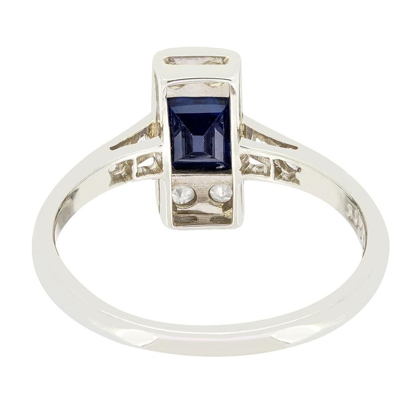 Art Deco 0.50ct Sapphire and Diamond Ring, c.1920s In Good Condition For Sale In London, GB