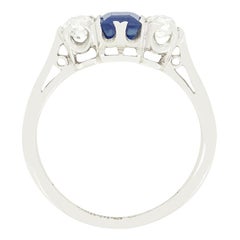 Anello a tre pietre con zaffiro e diamante da 0,50 carati, Art Deco, 1920 ca.