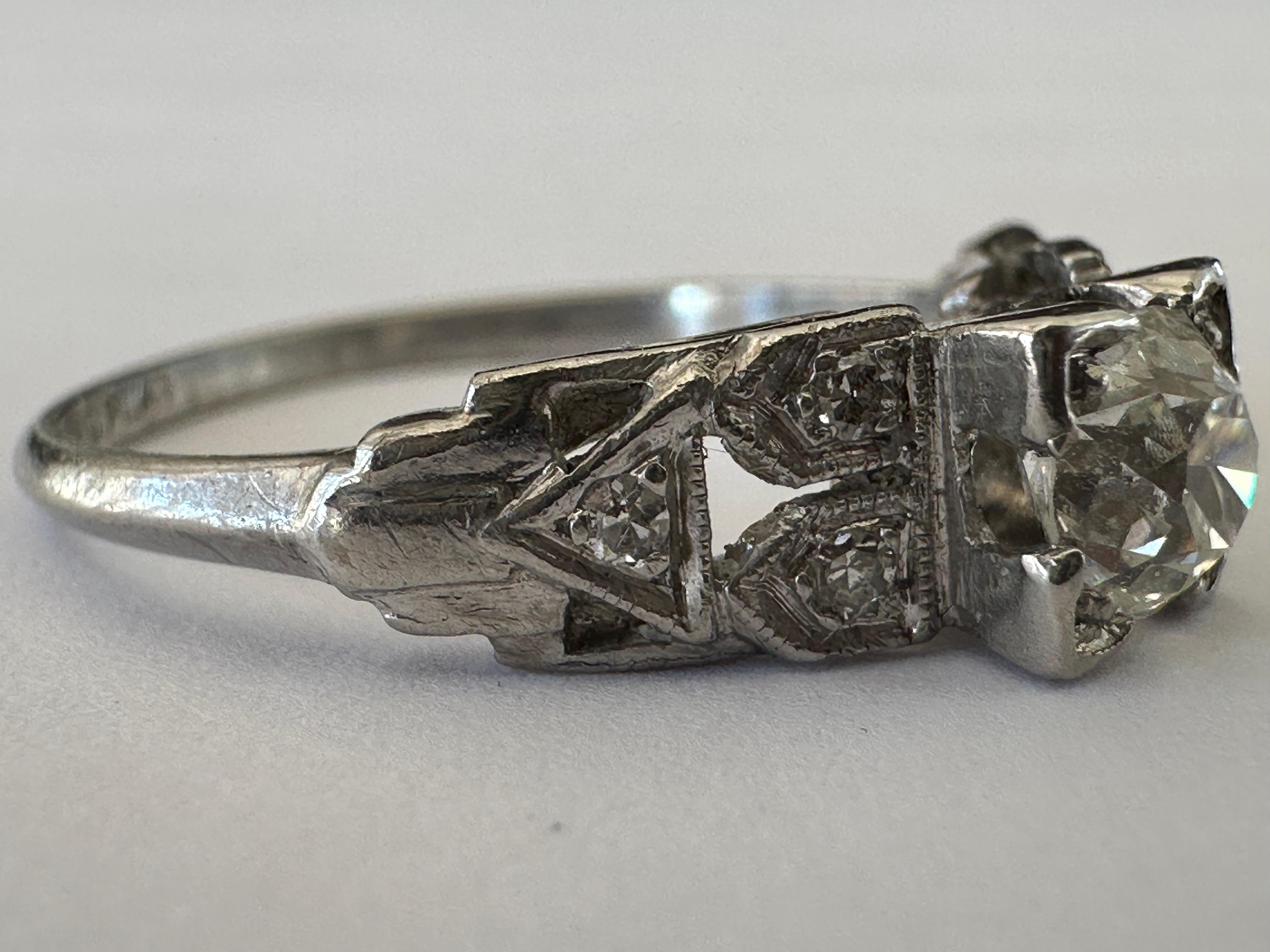 Art Deco 0.52-Carat Diamond Engagement Ring  For Sale 1