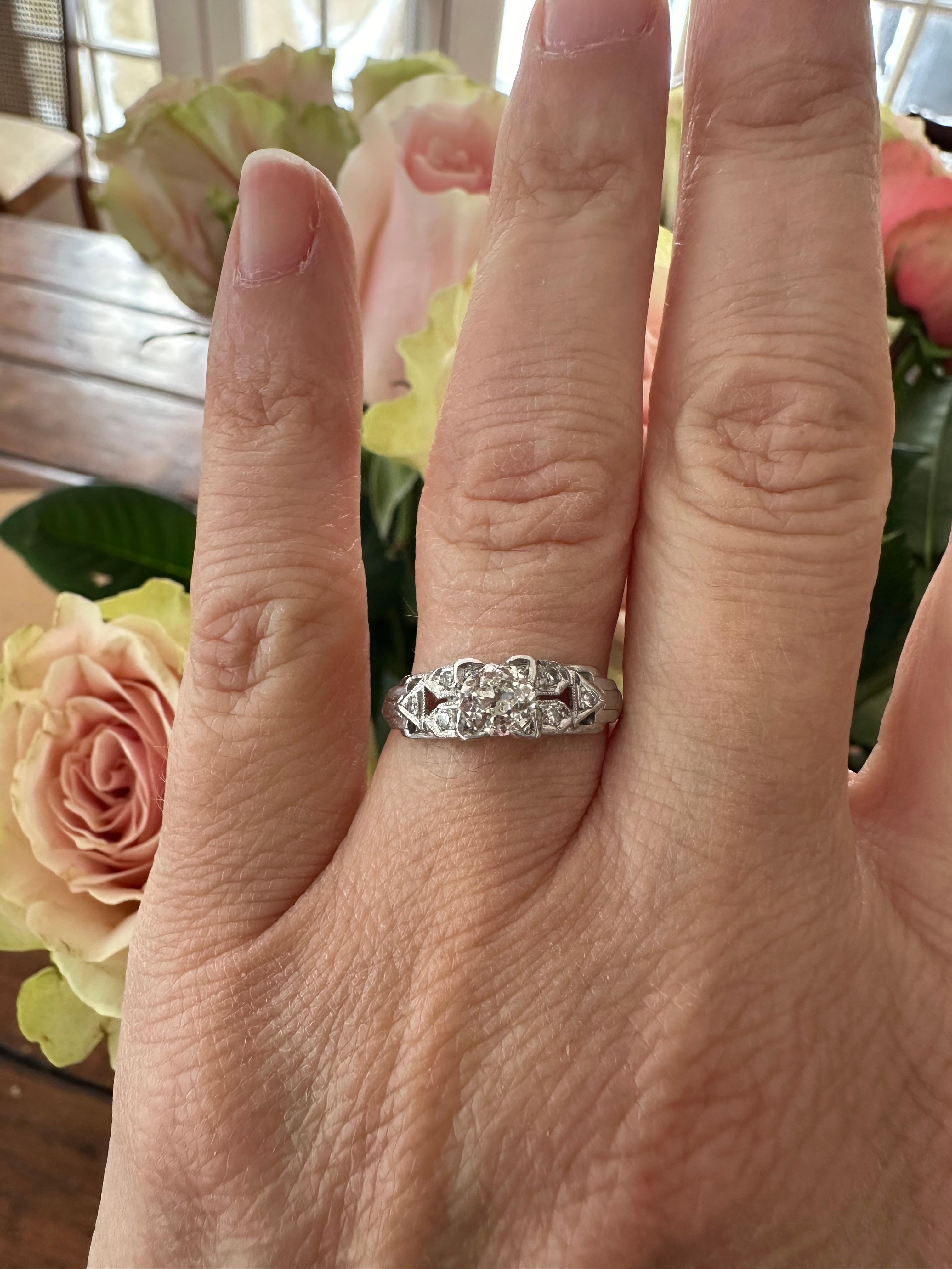 Art Deco 0.52-Carat Diamond Engagement Ring  For Sale 2