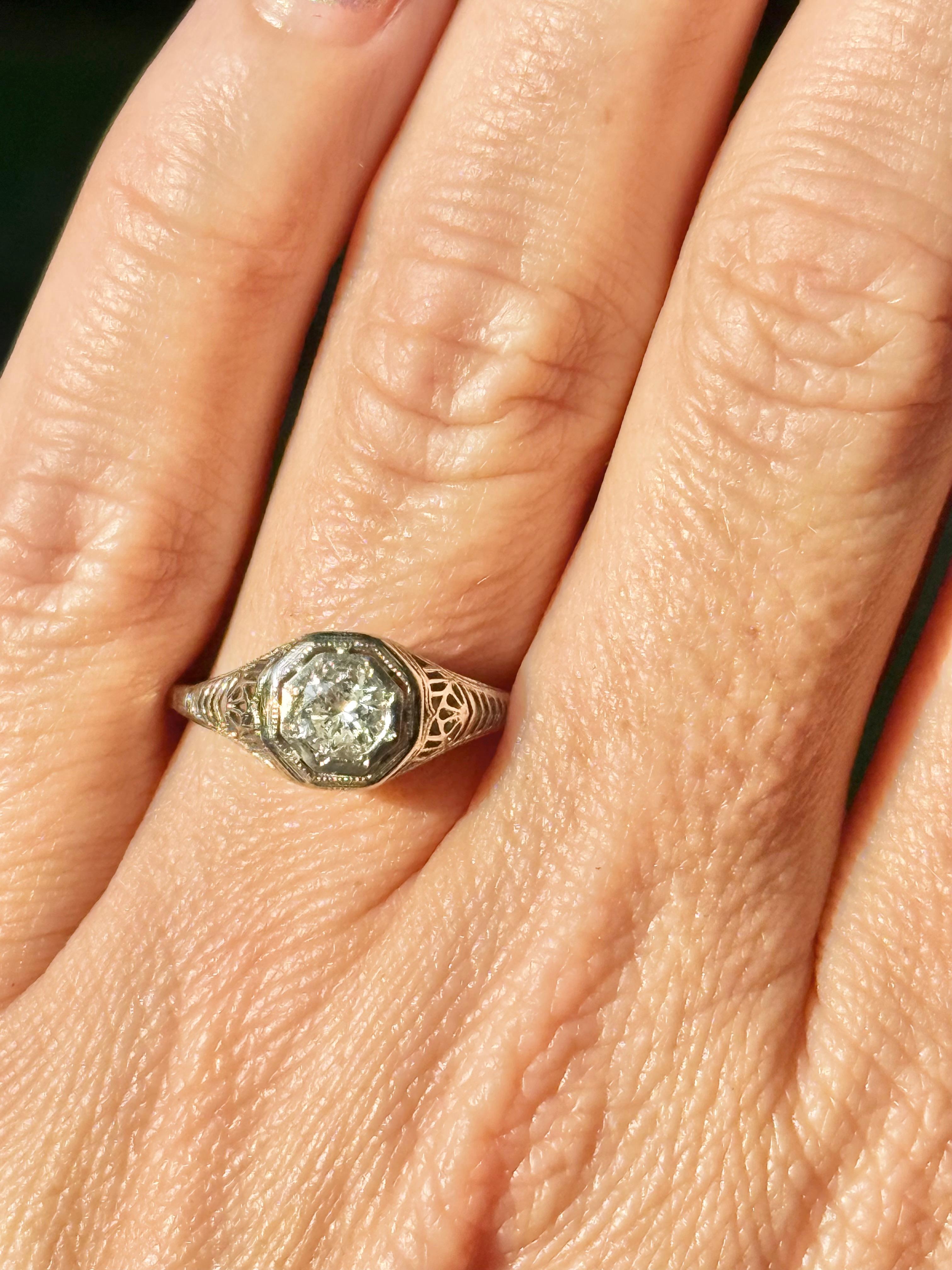 Old European Cut Art Deco 0.52 Ct Diamond 18k White Gold Filigree Antique Engagement Ring, 1920s For Sale