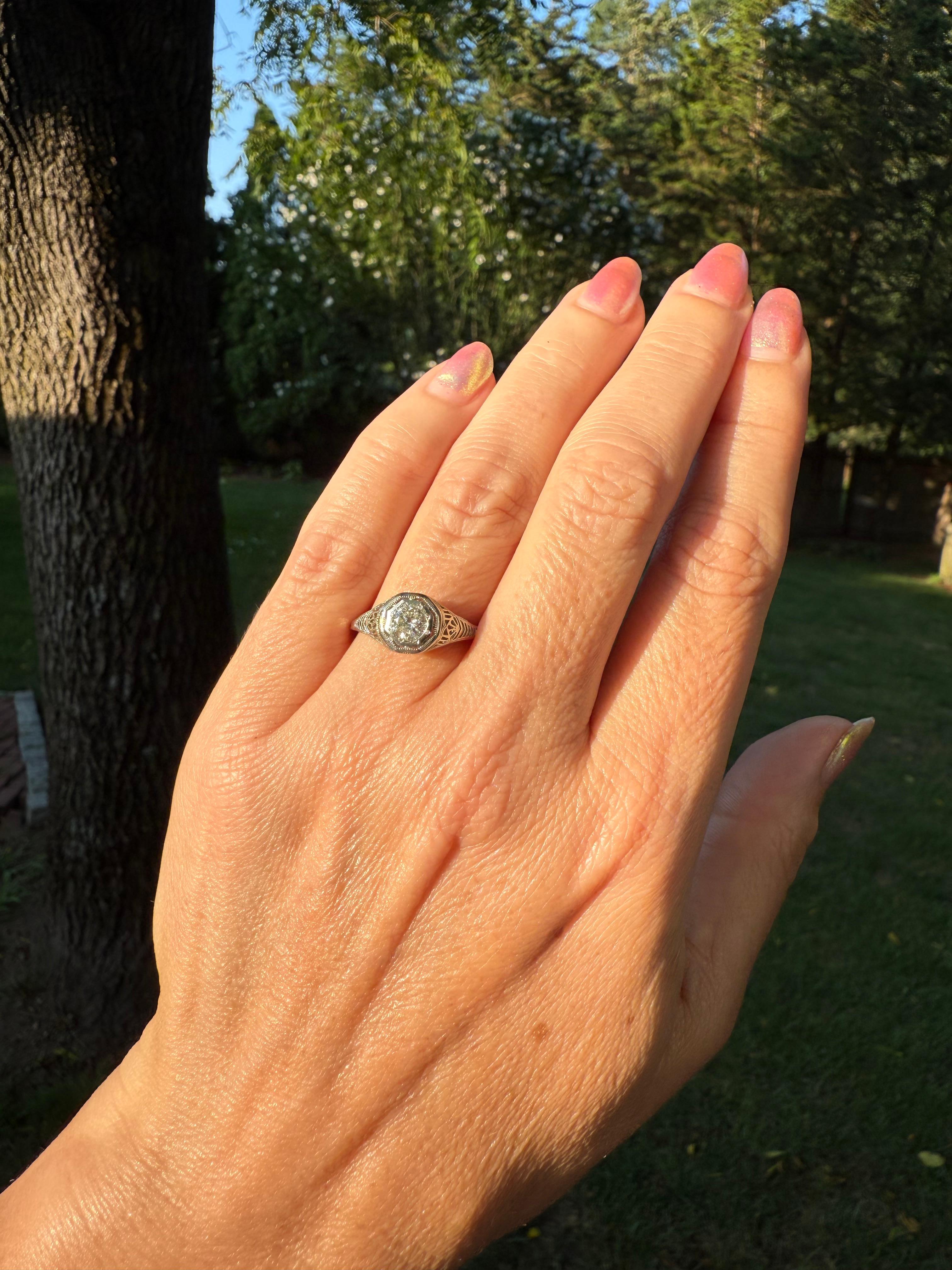Women's Art Deco 0.52 Ct Diamond 18k White Gold Filigree Antique Engagement Ring, 1920s For Sale
