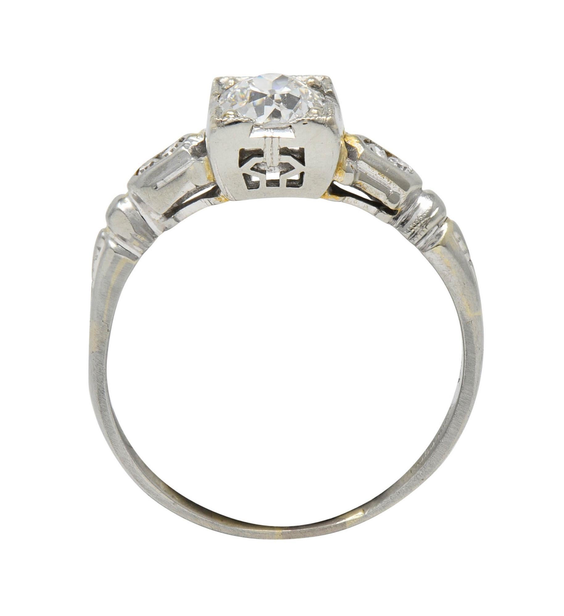 Bague de fiançailles lotus vintage Art déco en or blanc 18 carats avec diamants 0,52 carat poids total en vente 5