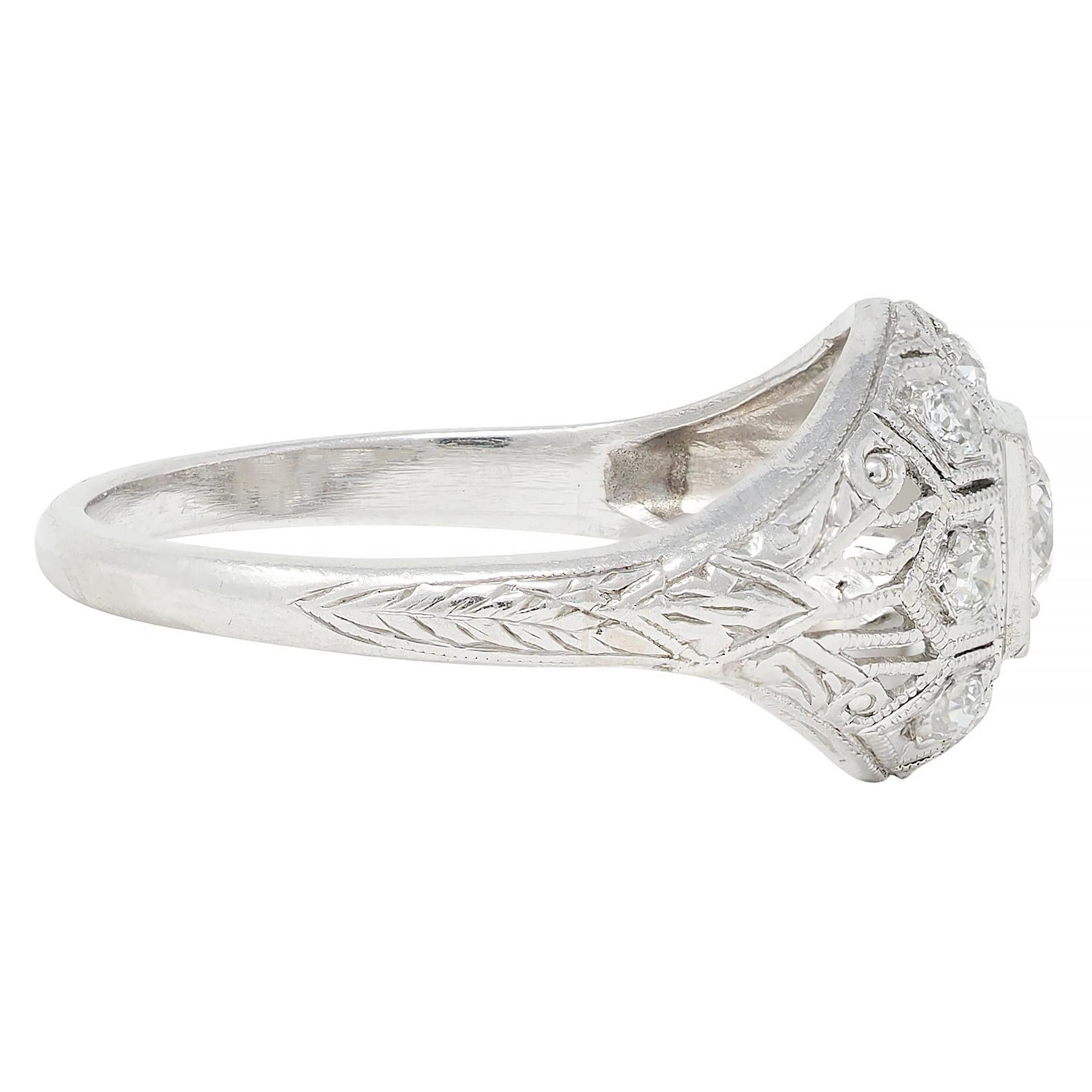 Art Deco 0,52 CTW Diamant Platin Vintage Weizen Bombé Verlobungsring (Alteuropäischer Schliff) im Angebot