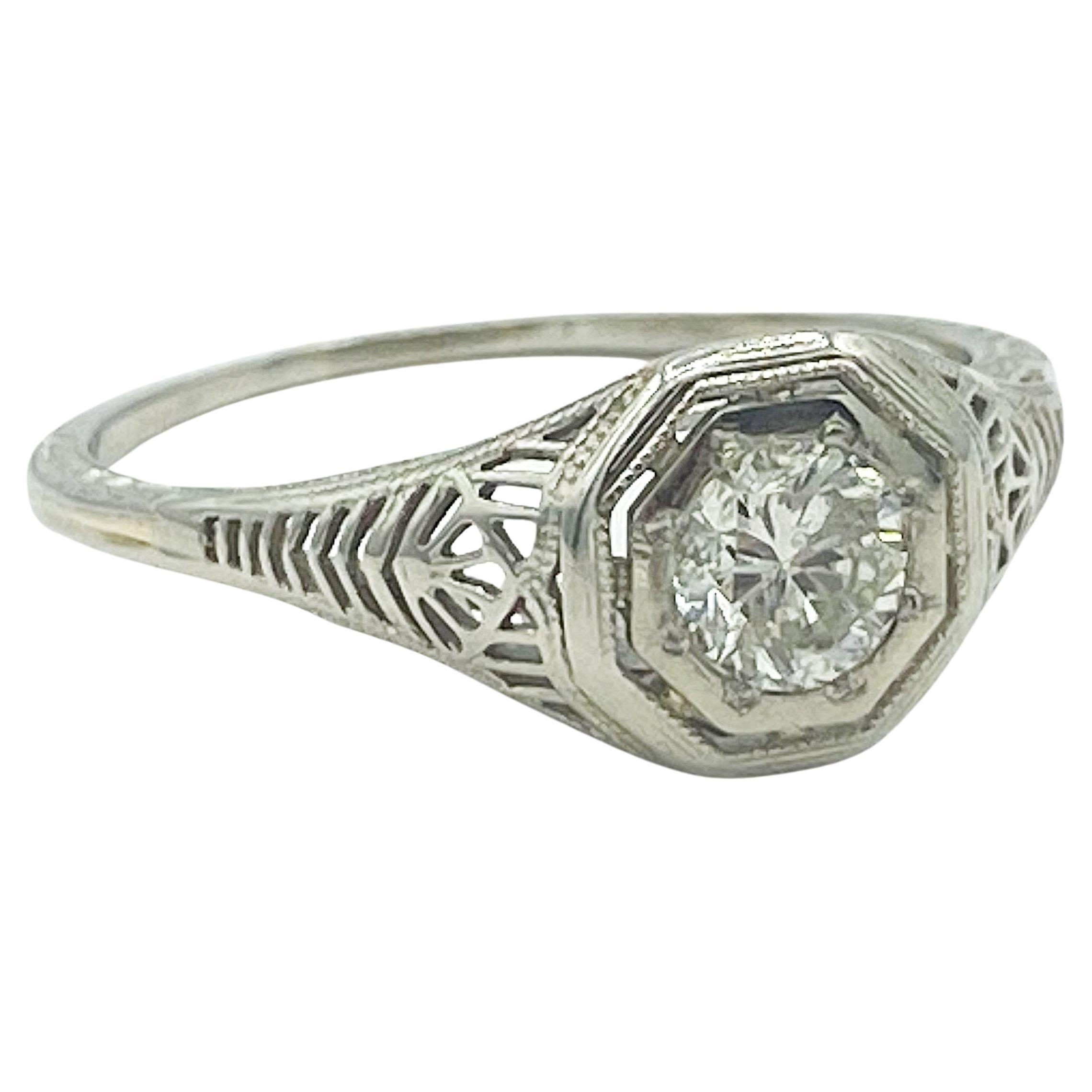 Art Deco 0.52 Ct Diamond 18k White Gold Filigree Antique Engagement Ring, 1920s For Sale
