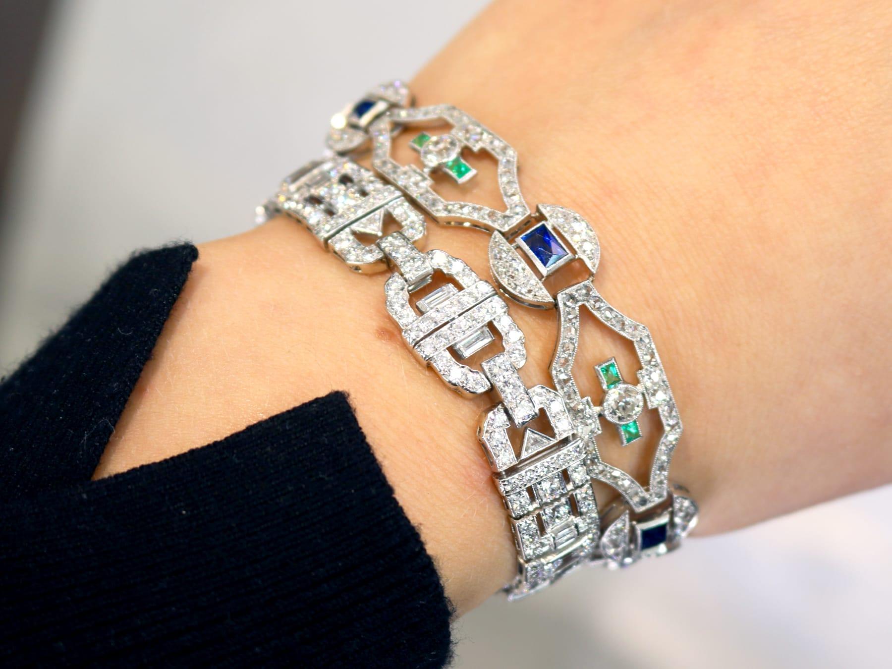 Mixed Cut Art Deco 0.52Ct Emerald, 2.00Ct Sapphire, 4.46Ct Diamond and Platinum Bracelet For Sale