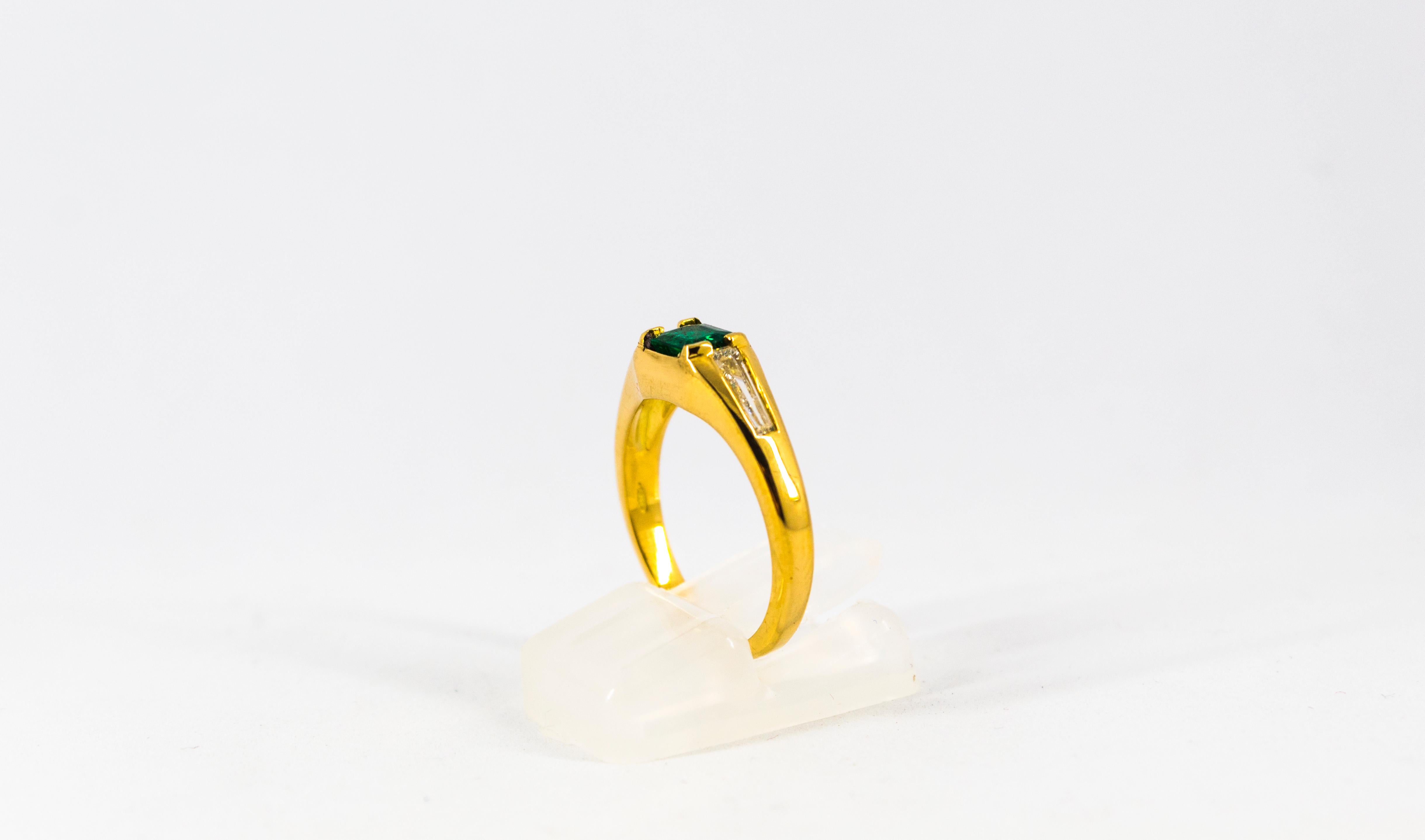 Art Deco 0.55 Carat Emerald 0.70 Carat White Baguette Diamond Yellow Gold Ring In New Condition In Naples, IT