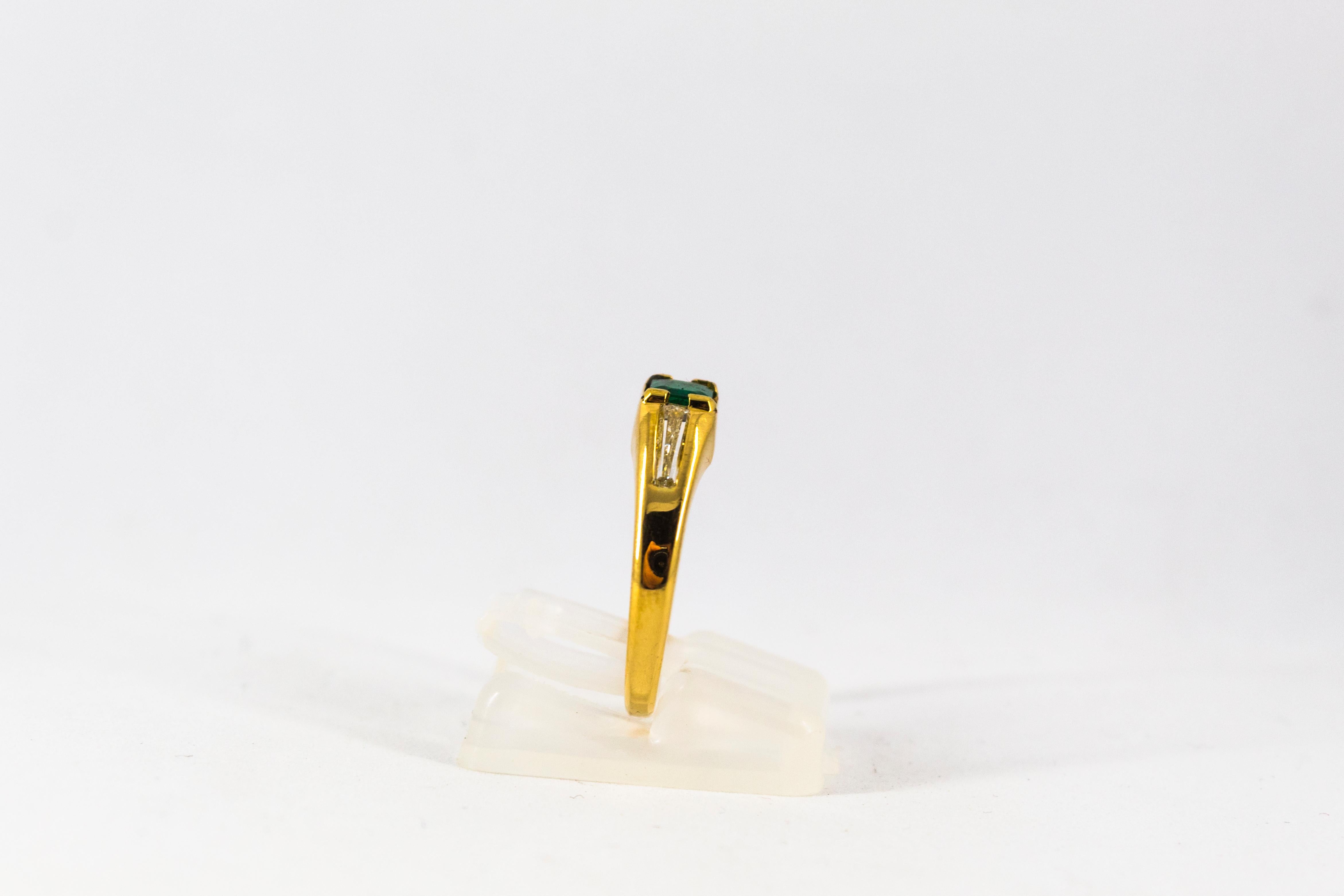 Art Deco 0.55 Carat Emerald 0.70 Carat White Baguette Diamond Yellow Gold Ring 2