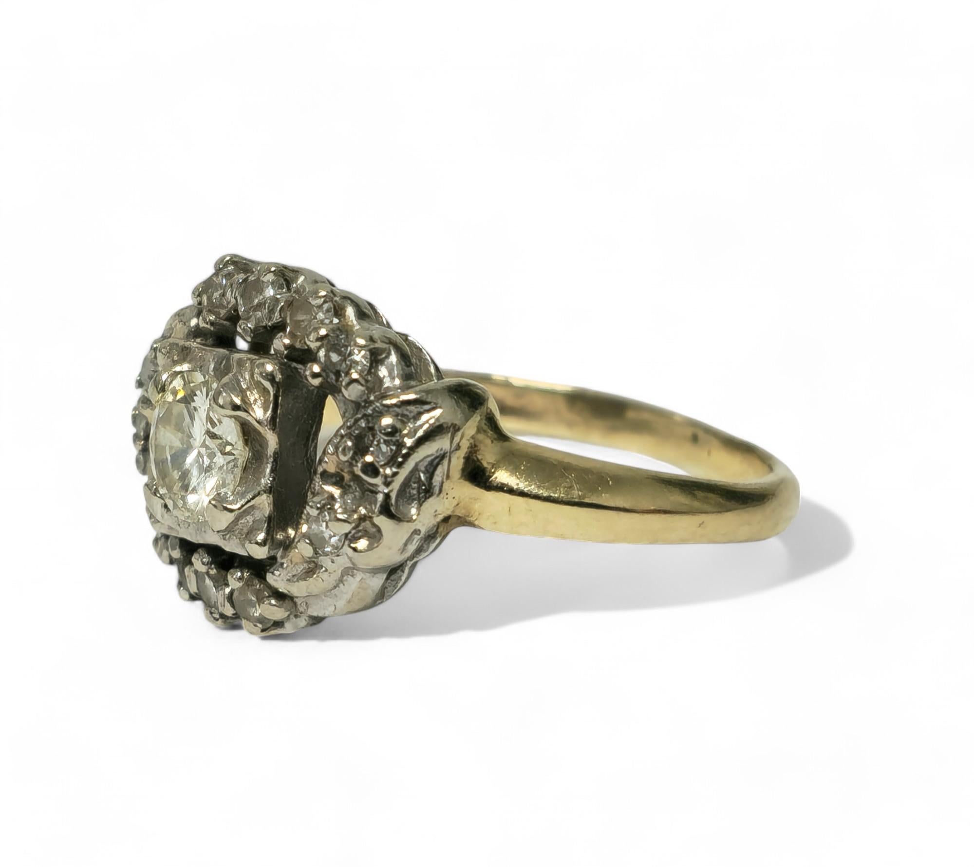 Crafted from exquisite platinum, this captivating ring features a dazzling 1.70 carat emerald and a 0.06 carat fancy green diamond, making it an ideal choice for a stunning engagement ring.

Key Features:

Metal: 14k yellow gold. 
Diamonds: 0.56