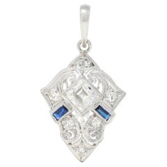 Pendentif à volutes Art déco vintage en platine avec saphirs et diamants 0,58 carat poids total