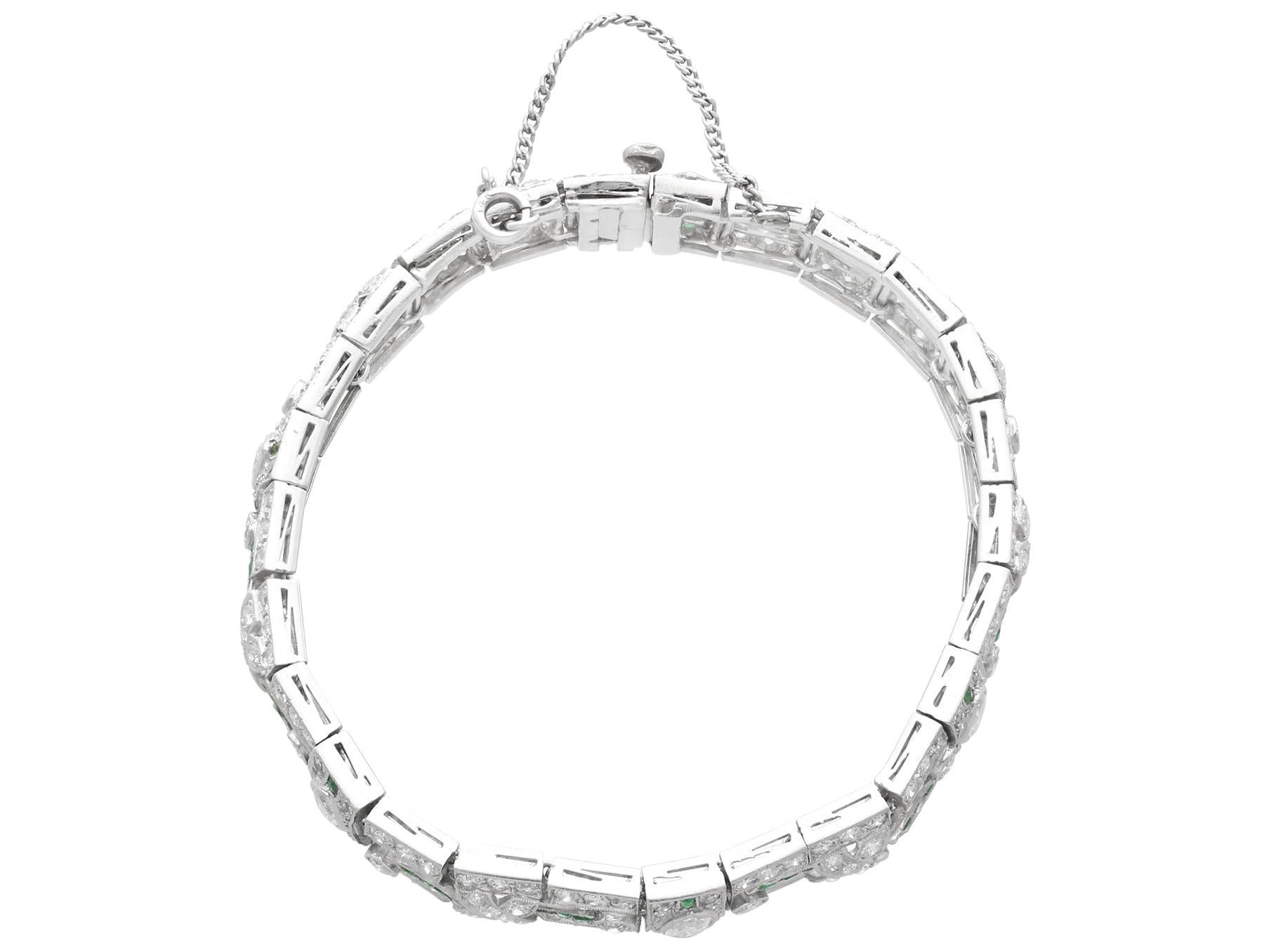 Art Deco 0.60 Carat Emerald, 10.47 Carat Diamond Platinum Bracelet Circa 1925 In Excellent Condition For Sale In Jesmond, Newcastle Upon Tyne