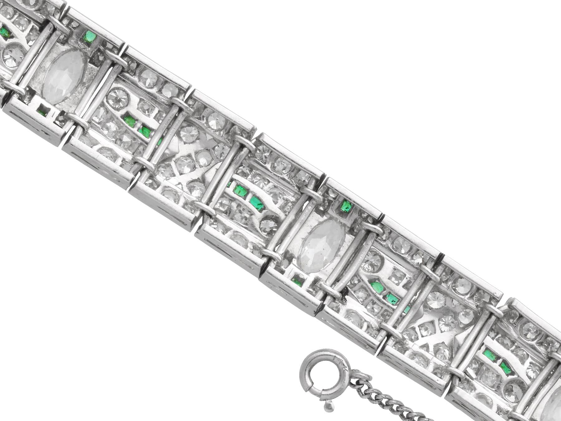 Art Deco 0.60 Carat Emerald, 10.47 Carat Diamond Platinum Bracelet Circa 1925 For Sale 2