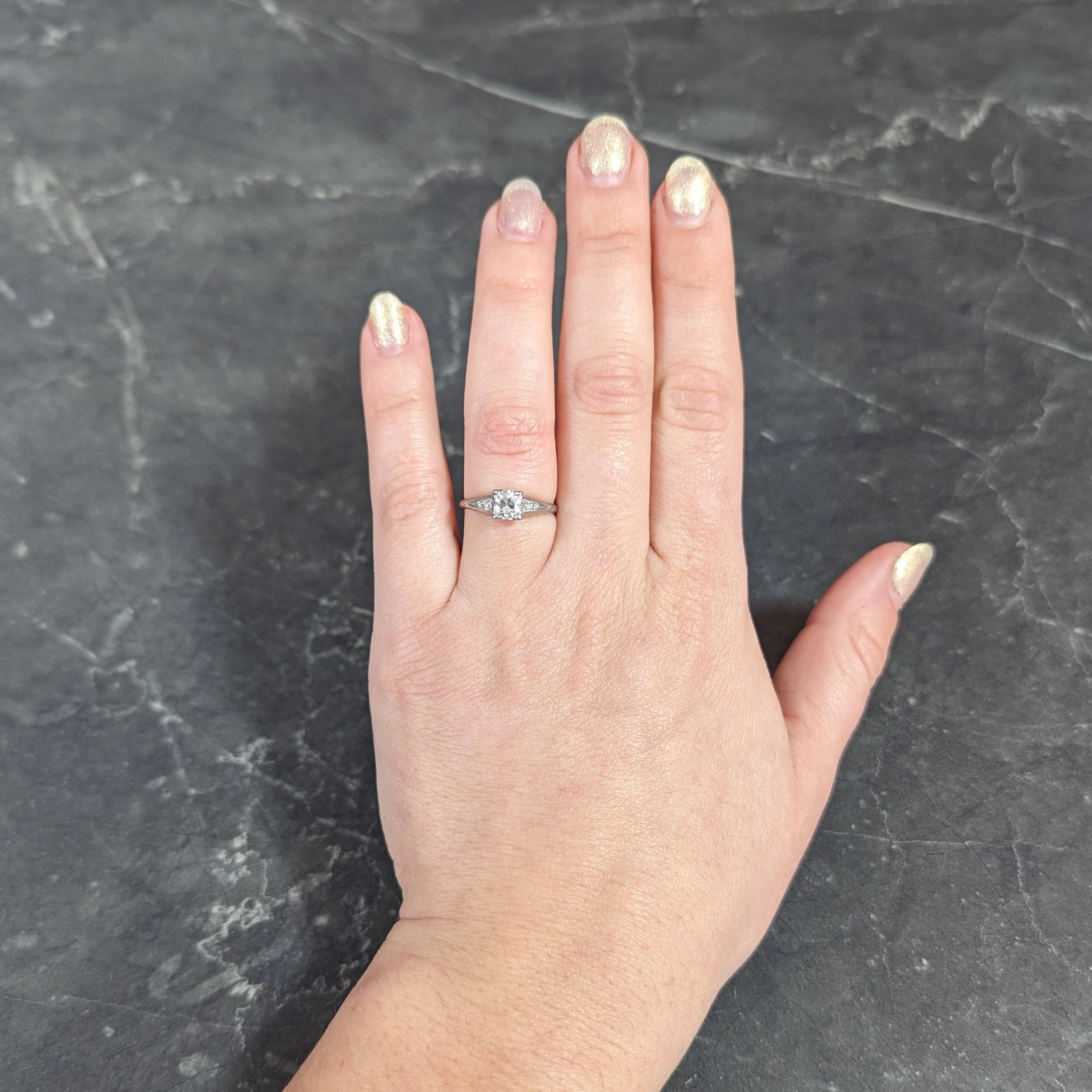 Art Deco 0.60 Carat Old European Cut Diamond Platinum Vintage Engagement Ring For Sale 6