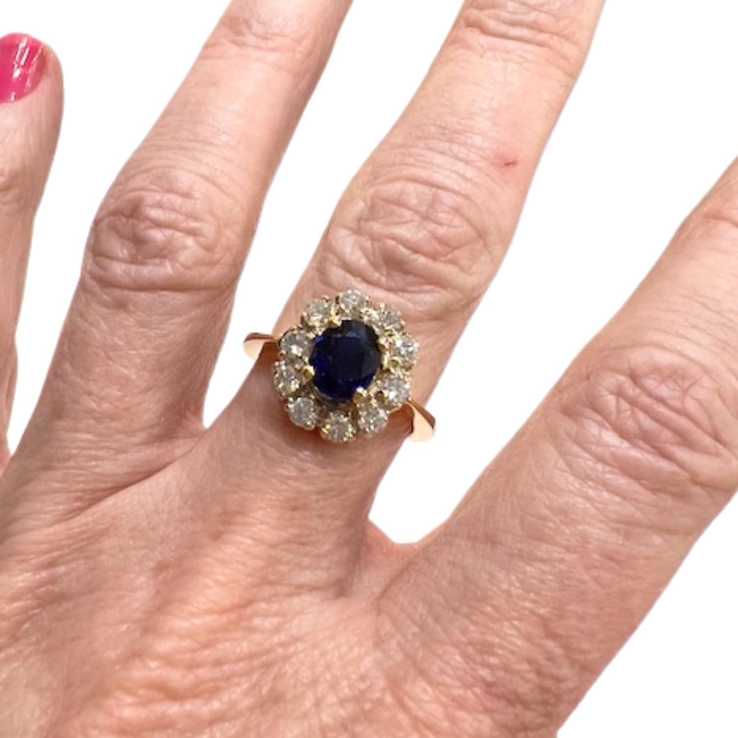 Anillo Art Déco de oro de 18 quilates con 0,60 quilates de diamantes y 1 quilate de zafiro natural en venta 1