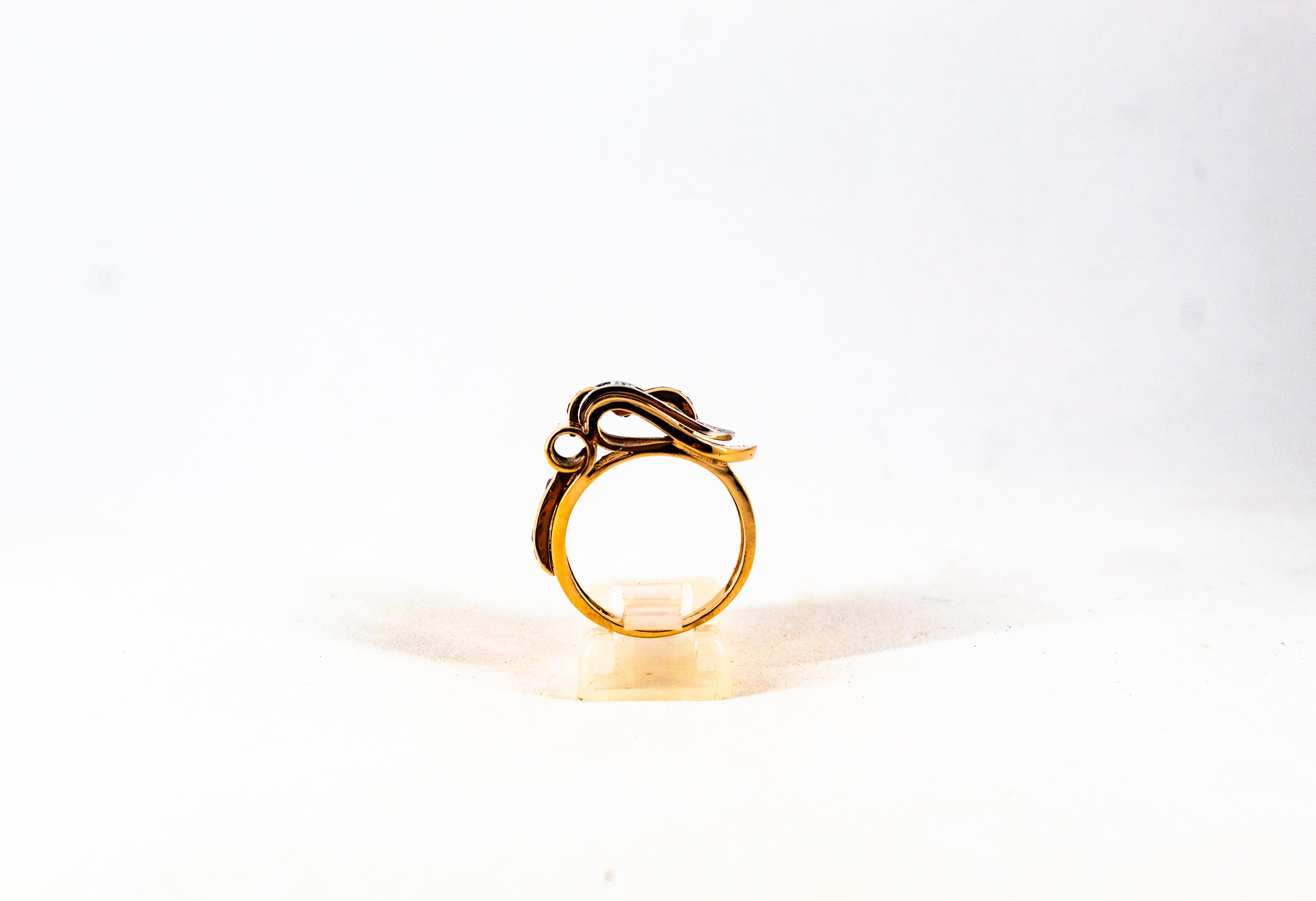 Brilliant Cut Art Deco Style 0.62 Carat White Diamonds Carré Cut Ruby Yellow Gold Ring For Sale