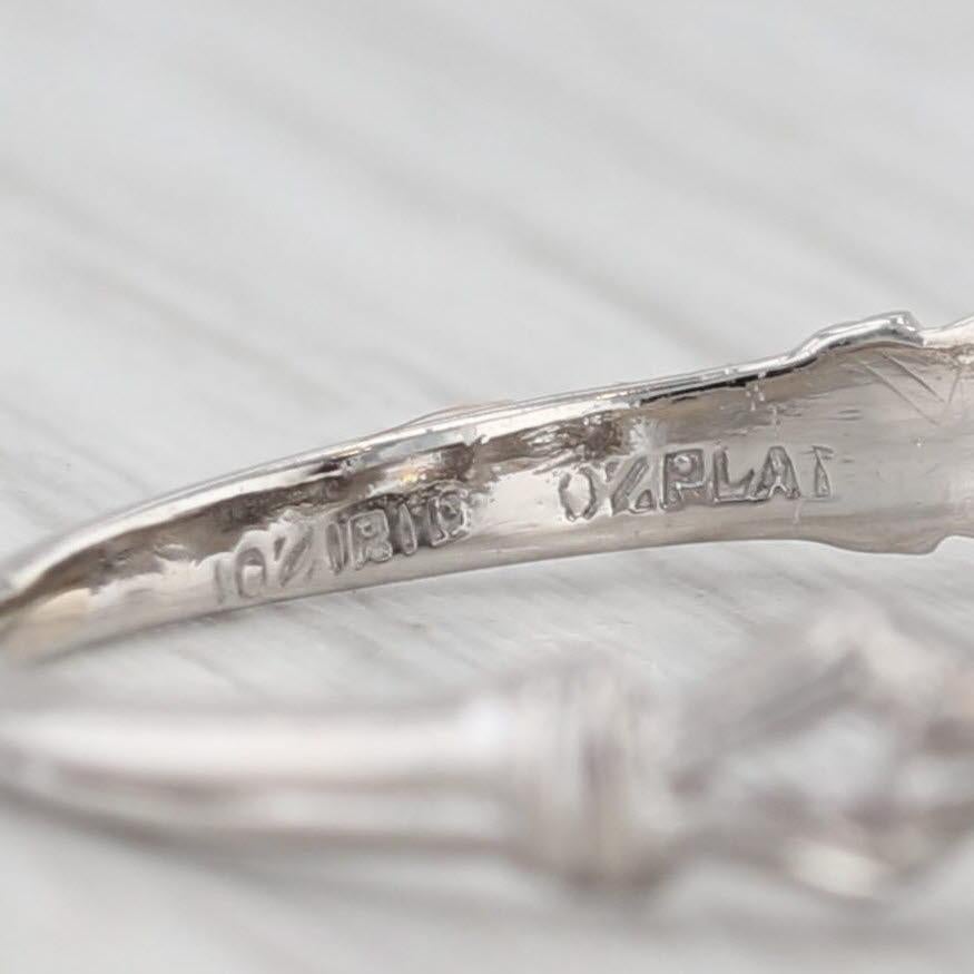 Art Decó Anillo de compromiso de diamantes redondos de transición de 0,62 ctw Platino Tamaño 4,75 en venta 2