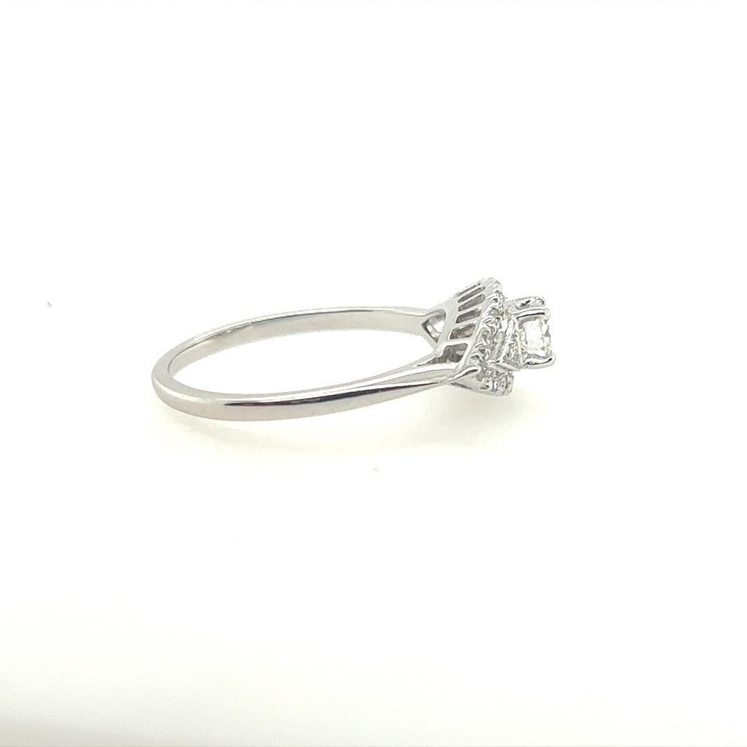 Art Deco 0.65 Carat Natural Colorless Diamond Engagement Gold Ring Circa 1950 For Sale 1