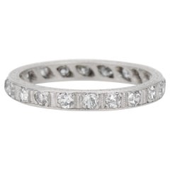 Art Deco 0,65 Carat Round Cut Diamond Platinum Wedding Eternity Band
