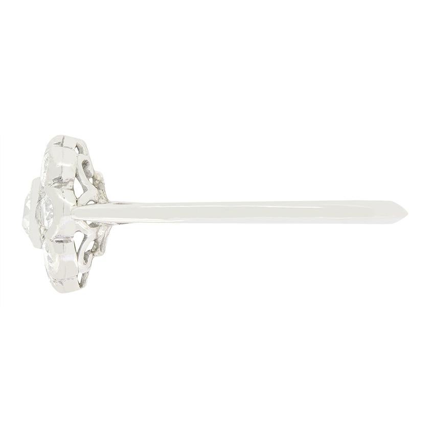 Art Deco 0,65 Karat Diamant Gänseblümchen-Cluster-Ring, ca. 1920er Jahre (Art déco) im Angebot