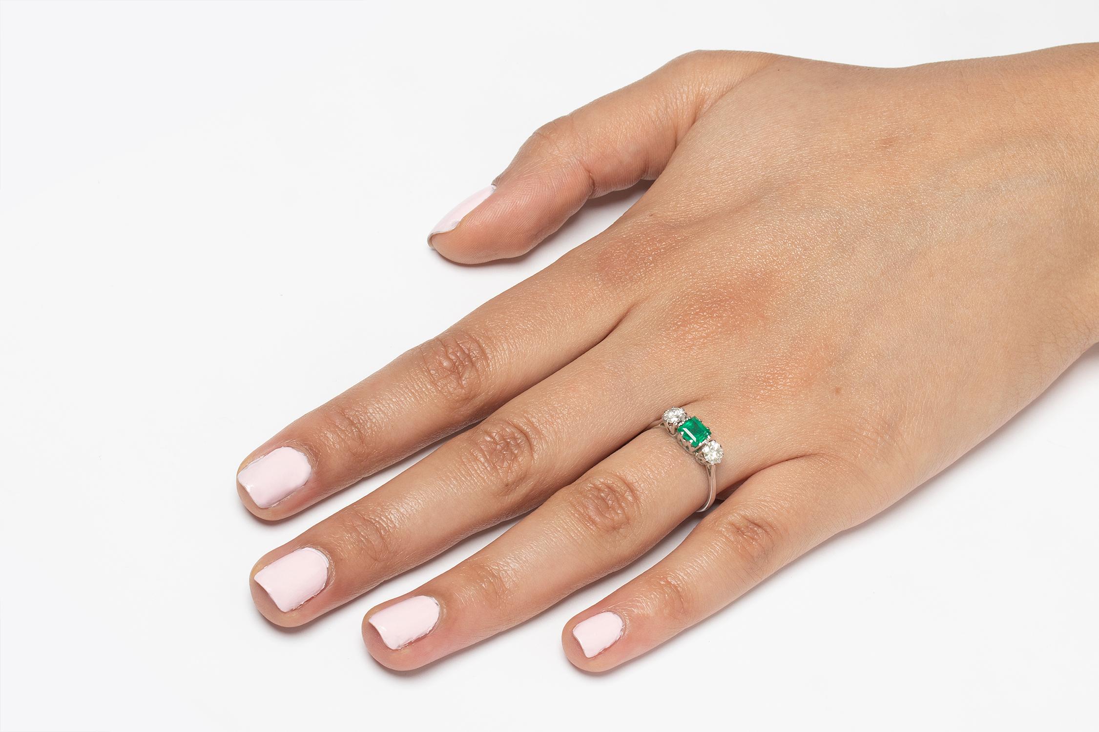 Art Deco 0.65ct Emerald and Diamond Three Stone Ring, c.1930s 1