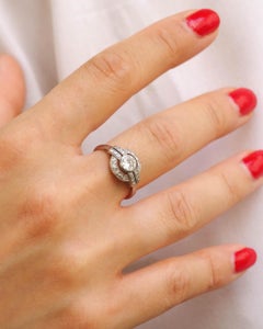 Art Deco 0.66 ct diamond ring in platinum