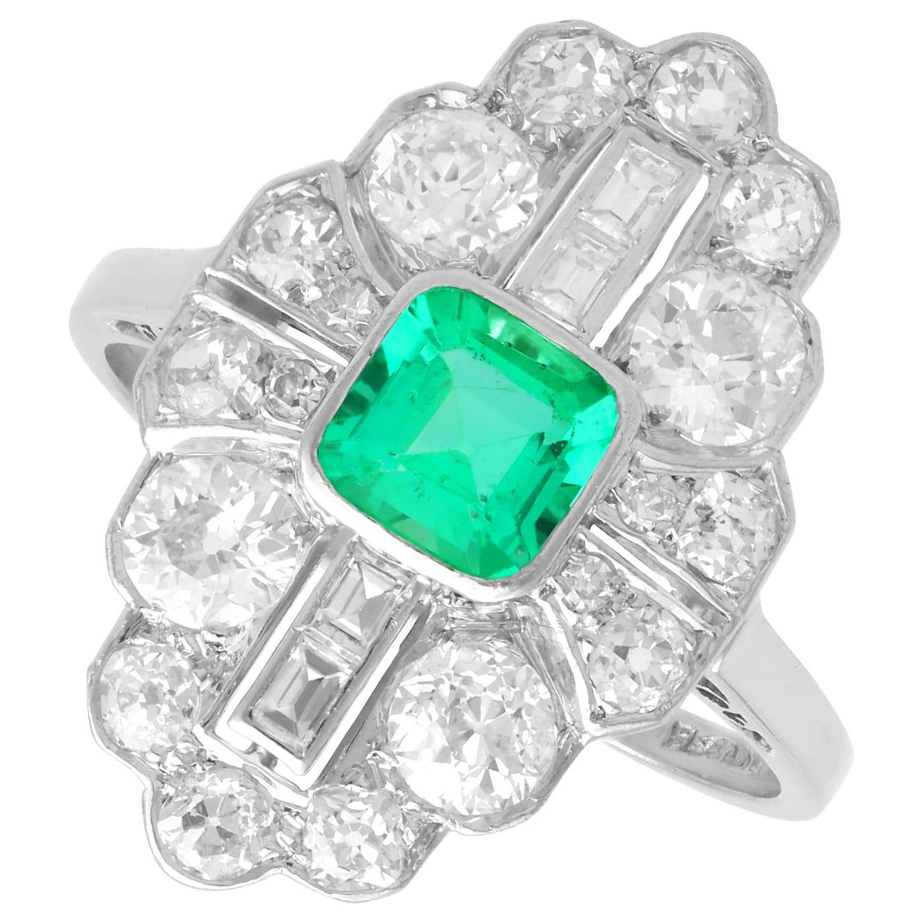 Anello Art Deco in platino con smeraldo da 0,70 carati e diamante da 2,42 carati, CIRCA 1930