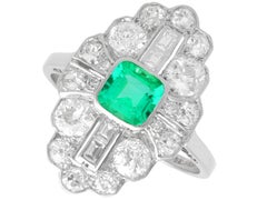 Anello Art Deco in platino con smeraldo da 0,70 carati e diamante da 2,42 carati, CIRCA 1930