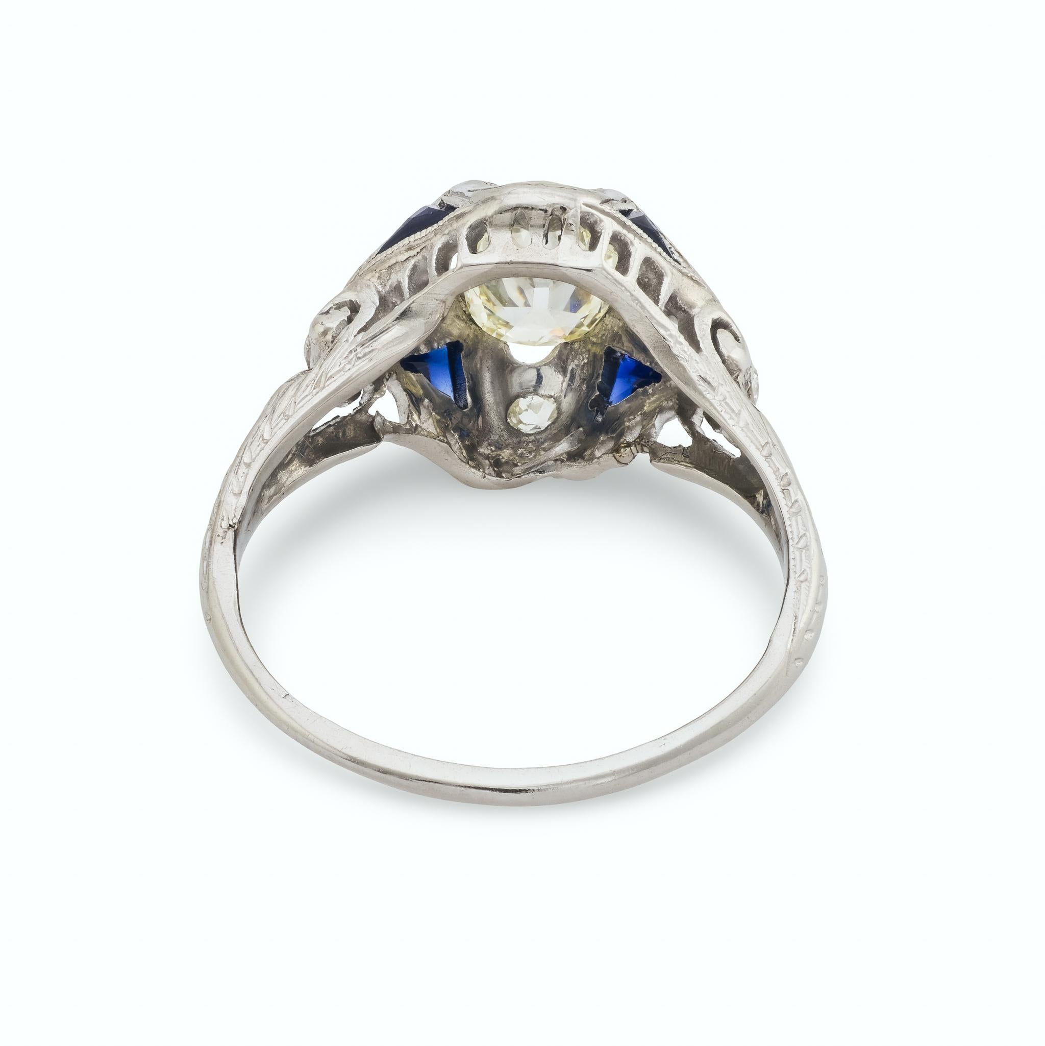 Anello di fidanzamento Art Deco in platino con zaffiro e diamante taglio old mine da 0,70 carati in vendita 1