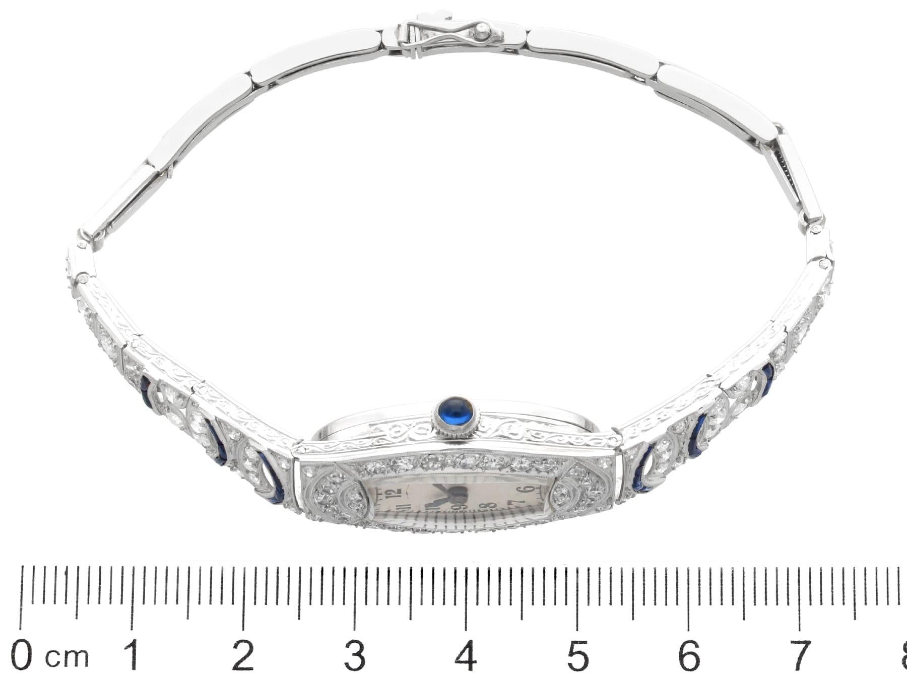 Orologio Art Deco con zaffiro da 0,70 carati, diamante da 2,92 carati e platino Circa 1920 in vendita 4