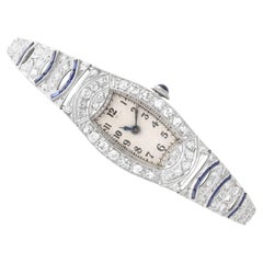 Art-Déco-Uhr aus Platin mit 0,70 Karat Saphir, 2,92 Karat Diamant und Platin, um 1920