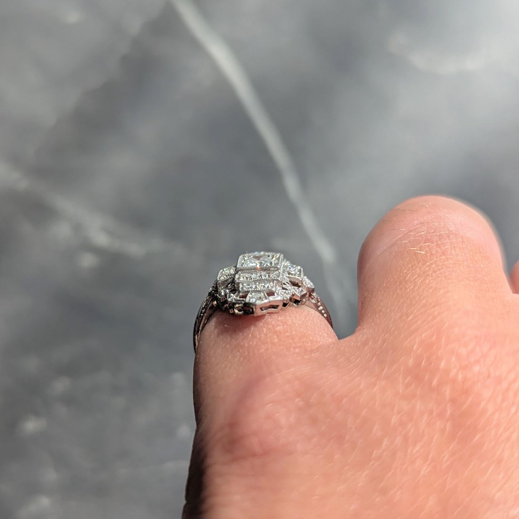 Art Deco 0.70 CTW Diamond Platinum Vintage Stepped Navette Dinner Ring in vendita 2