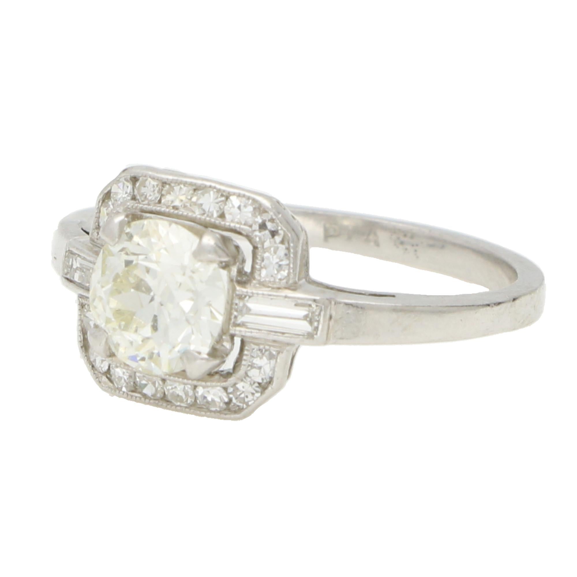 Art Deco 0.70ct Old Cut Diamond Cluster Ring in Platinum In Excellent Condition For Sale In London, GB
