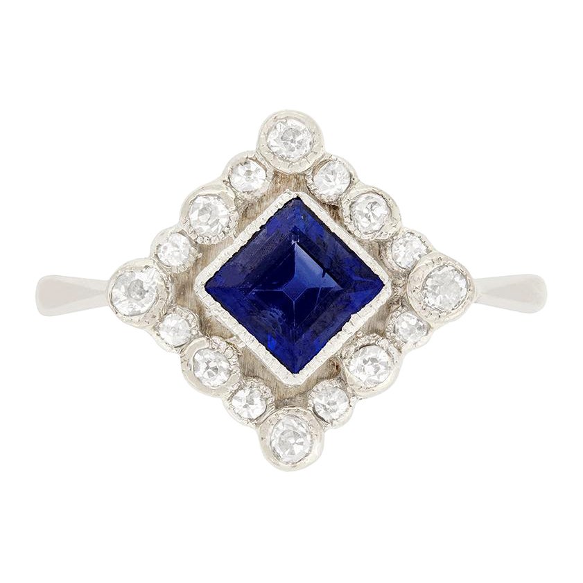 Bague Art déco en grappe de saphirs de 0,70 carat et diamants, c.1920