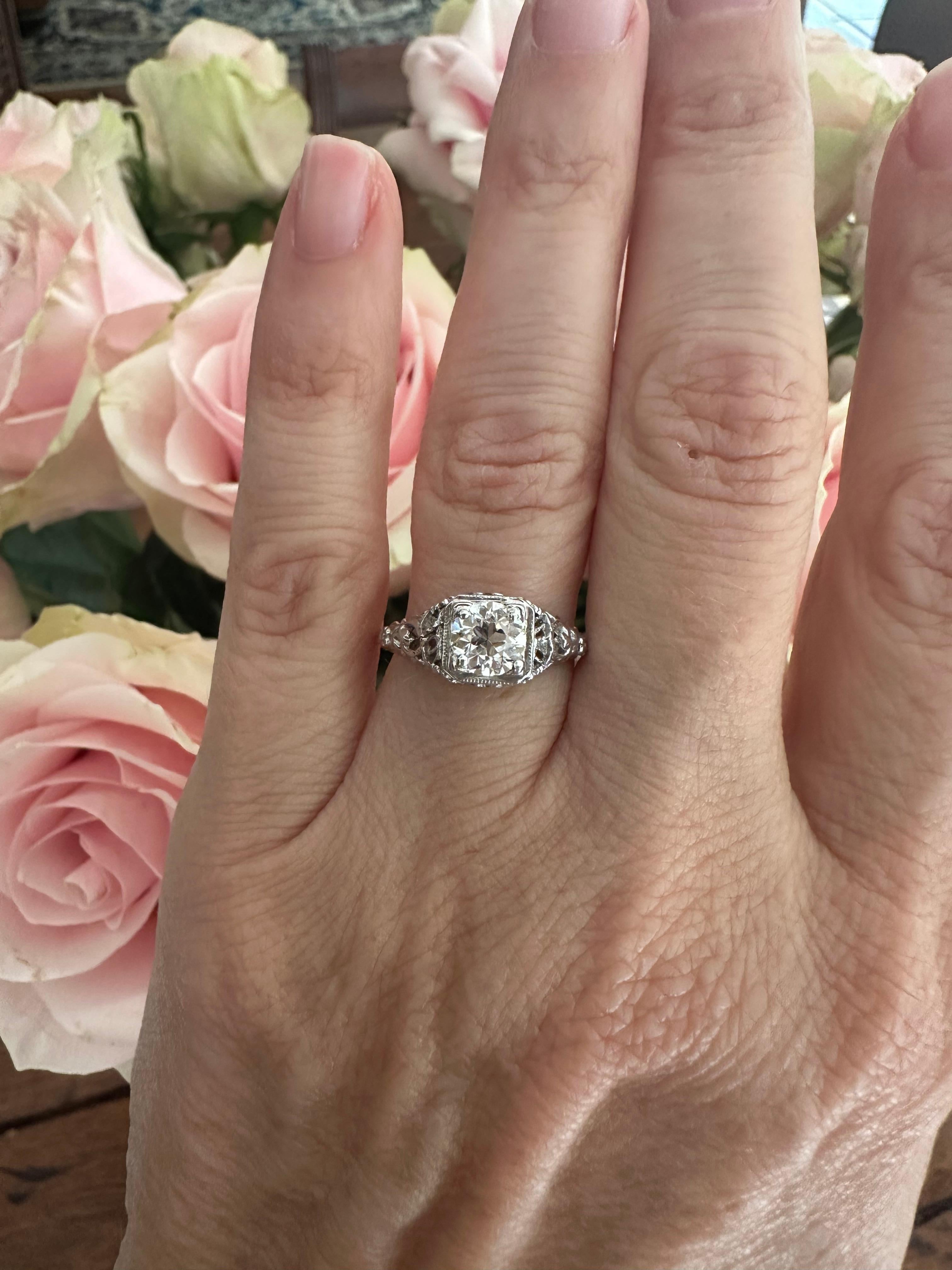Art Deco 0,72 Karat Diamant Solitär Verlobungsring im Angebot 2