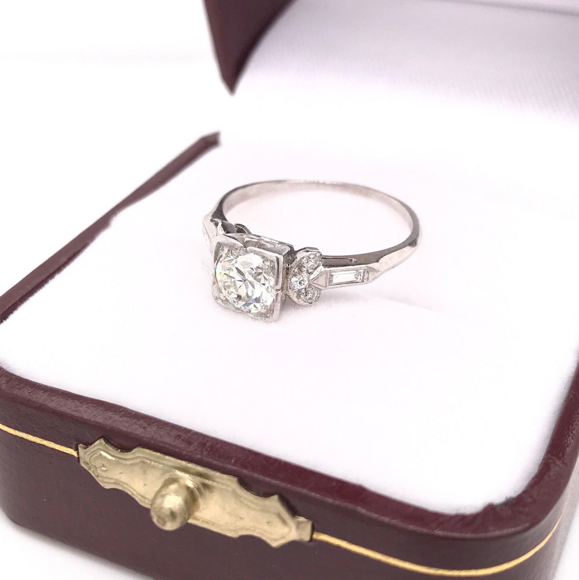 Art Deco 0.75 Carat Diamond Platinum Engagement Ring For Sale 2