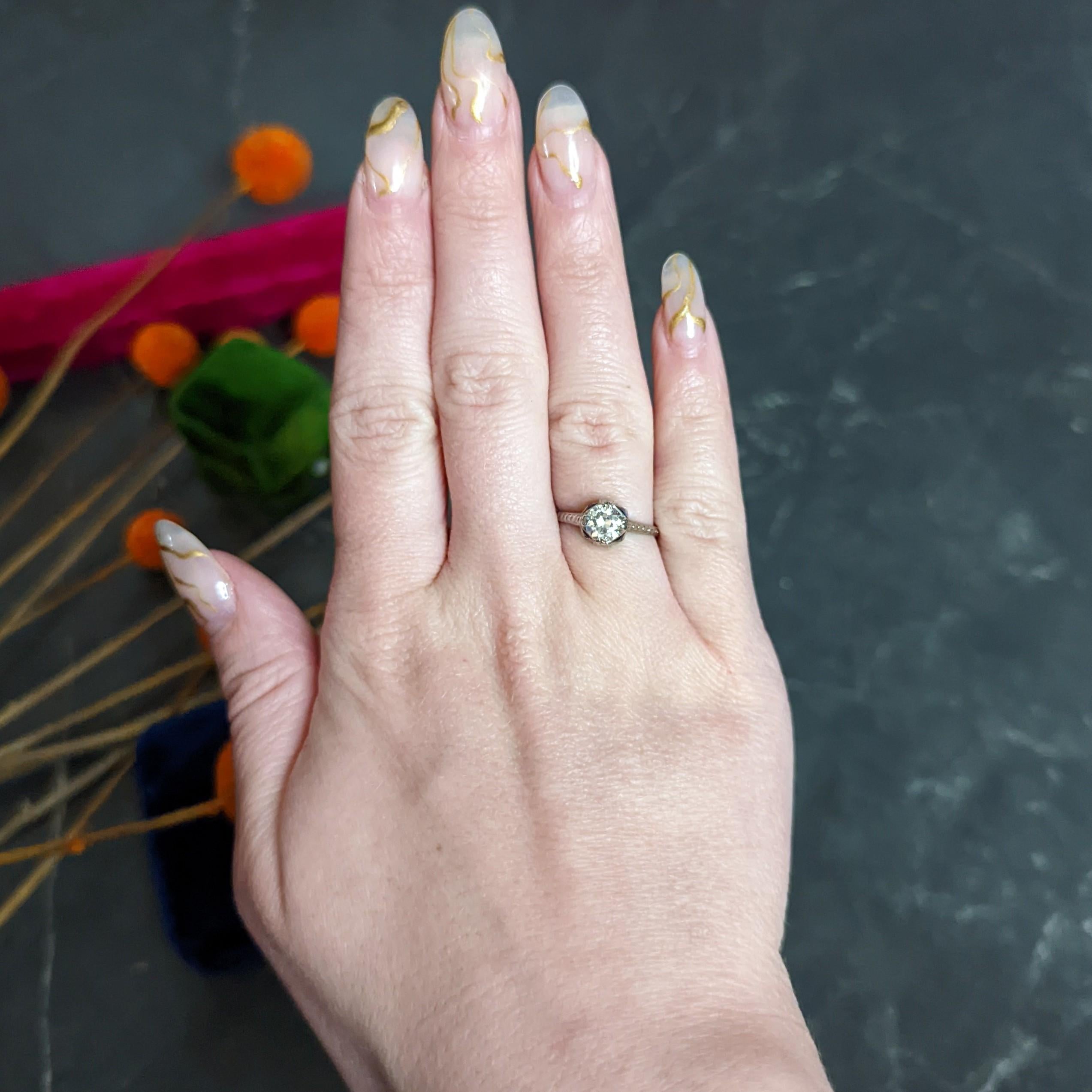 Art Deco 0.75 Carat Diamond Sapphire 18 White Gold Engagement Ring For Sale 7