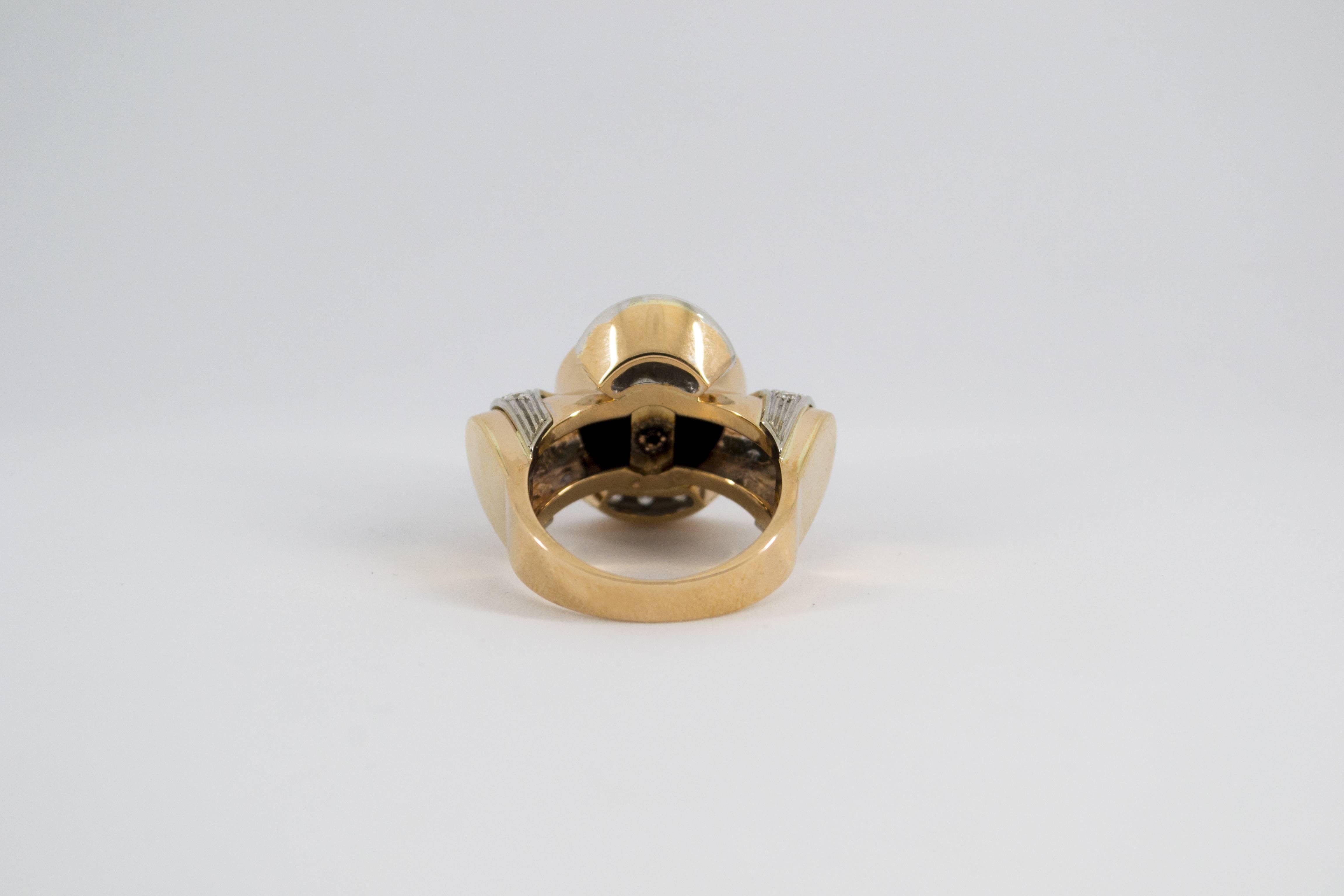 Art Deco Style 0.75 Carat White Diamond Onyx Yellow Gold Cocktail Ring For Sale 1