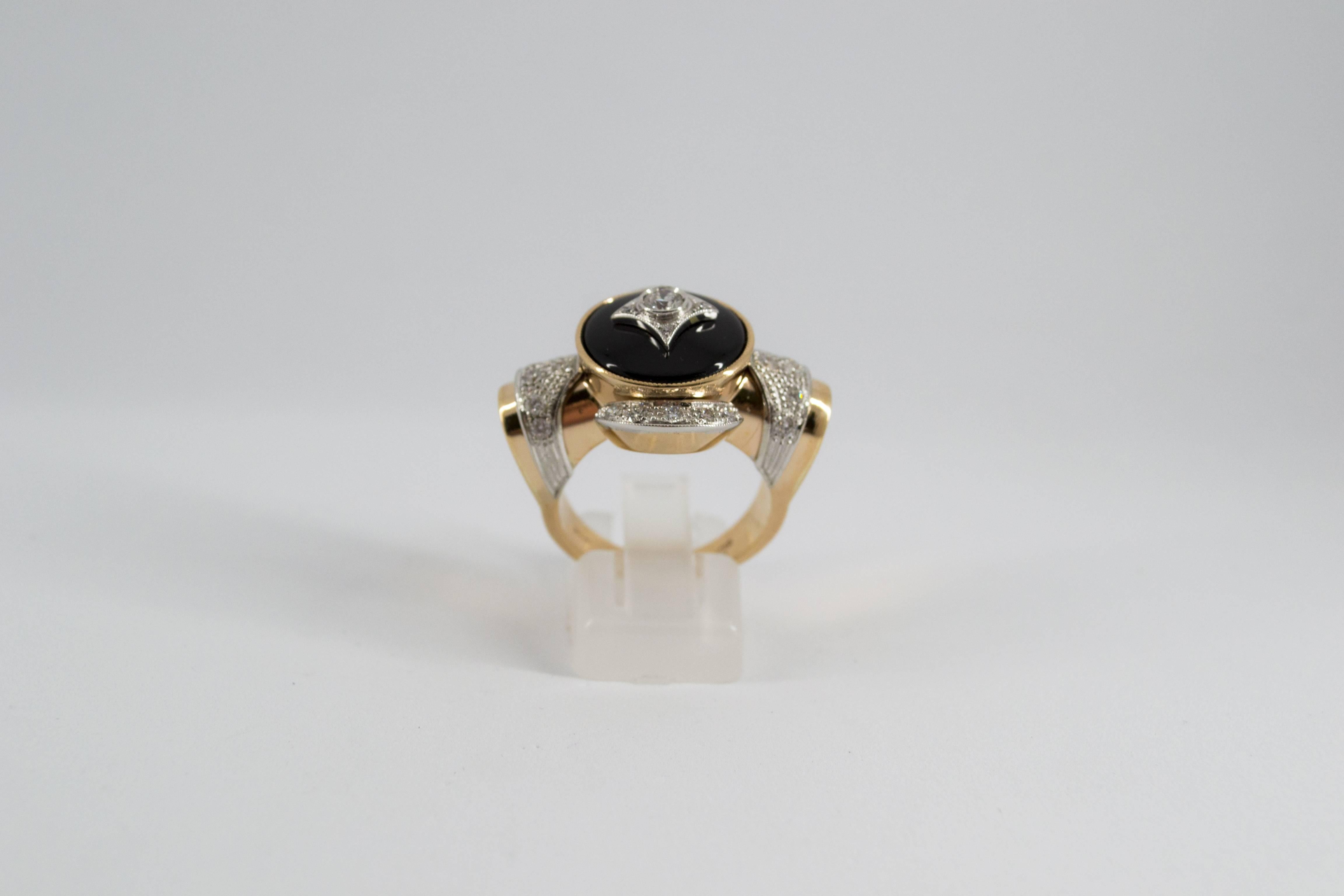 Art Deco Style 0.75 Carat White Diamond Onyx Yellow Gold Cocktail Ring For Sale 4