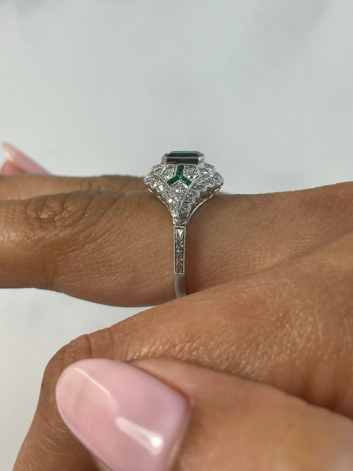 Art Deco Style 0.76 Ct Center Emerald Diamond 1.32 Tcw Platinum Engagement Ring In New Condition For Sale In Los Angeles, CA