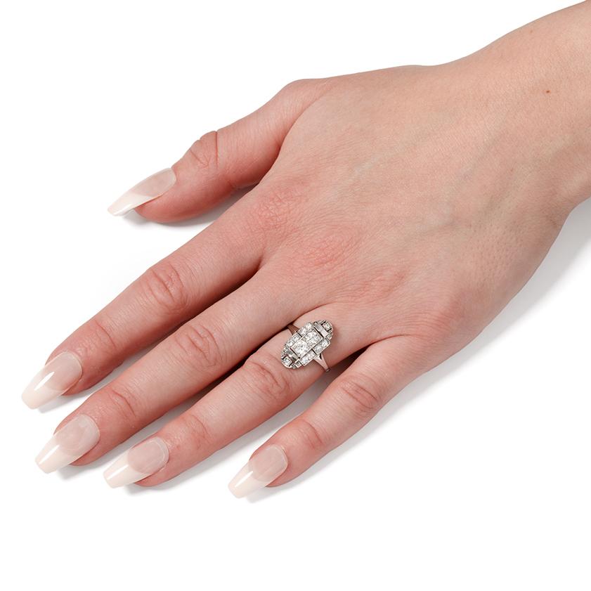 Art Deco 0,78ct Diamant-Cluster-Ring, ca. 1920er Jahre im Zustand „Gut“ im Angebot in London, GB